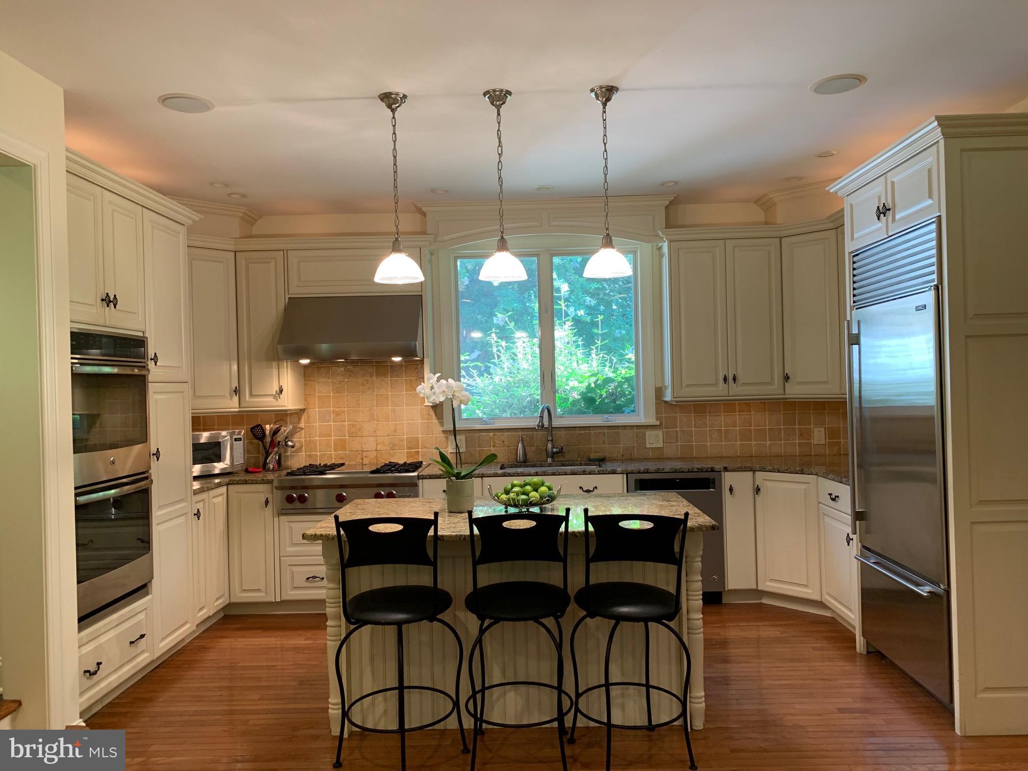 CHESTNUT HILL - Residential