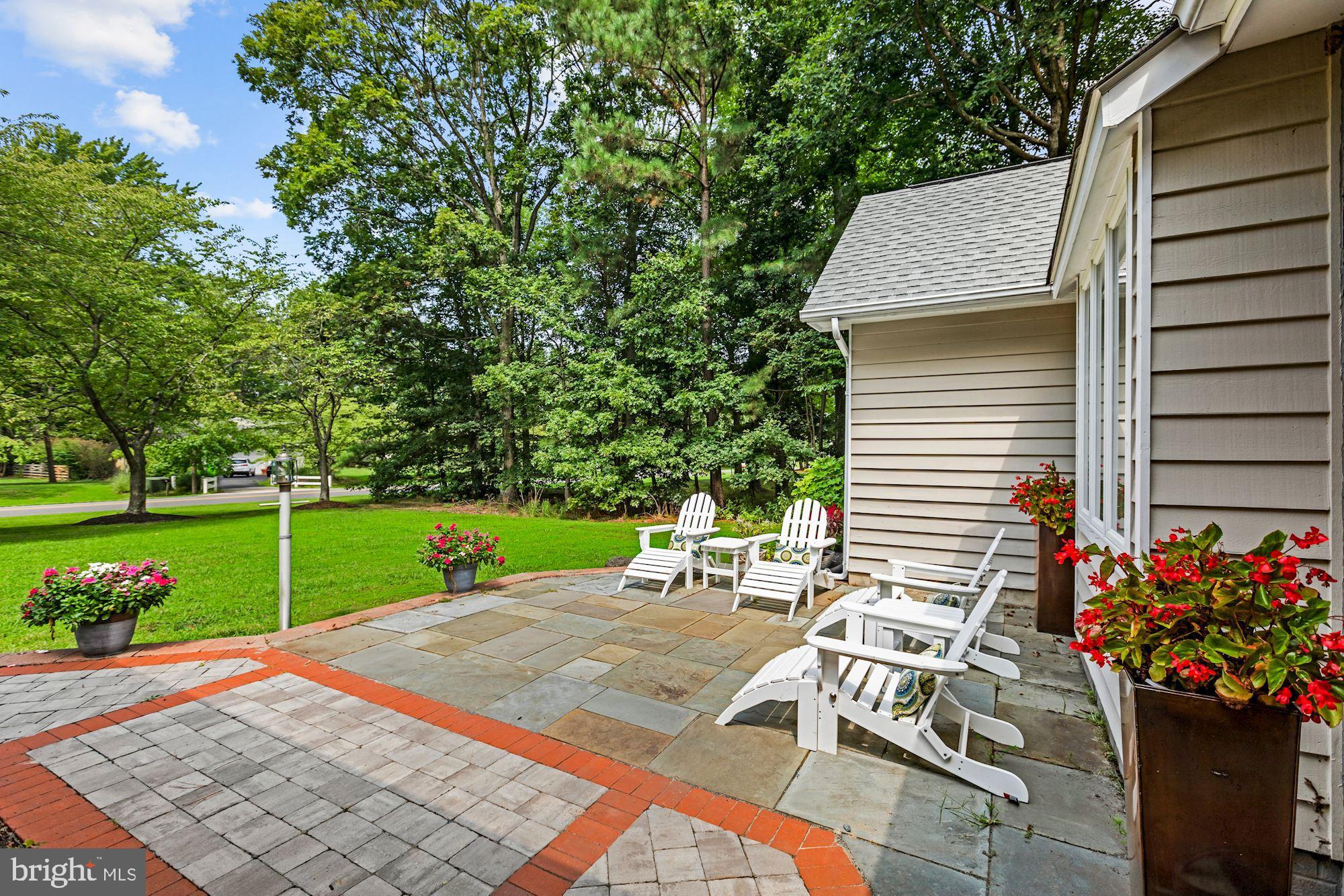 328 PROSPECT BAY DRIVE W