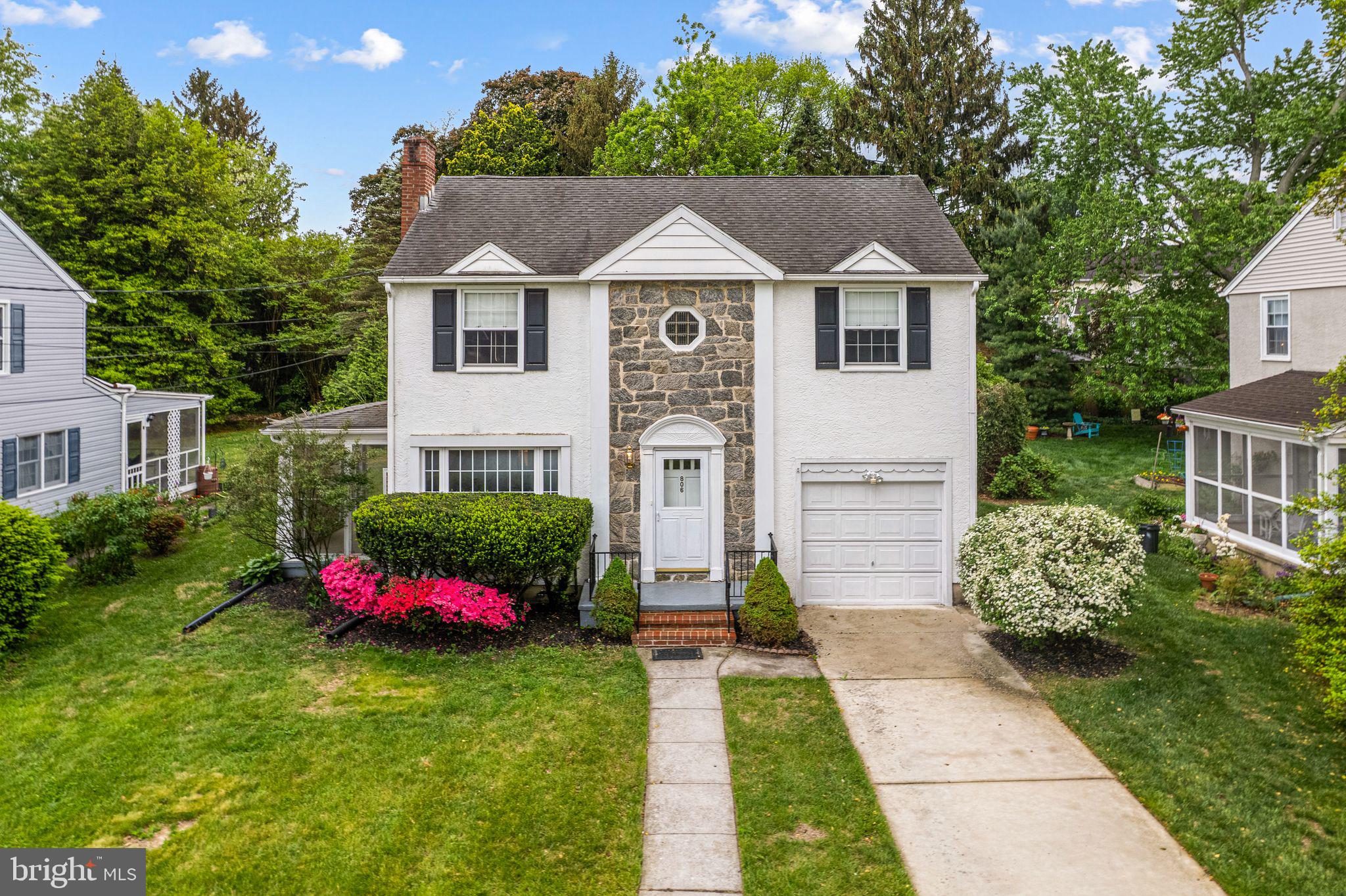 806 W REDMAN AVENUE