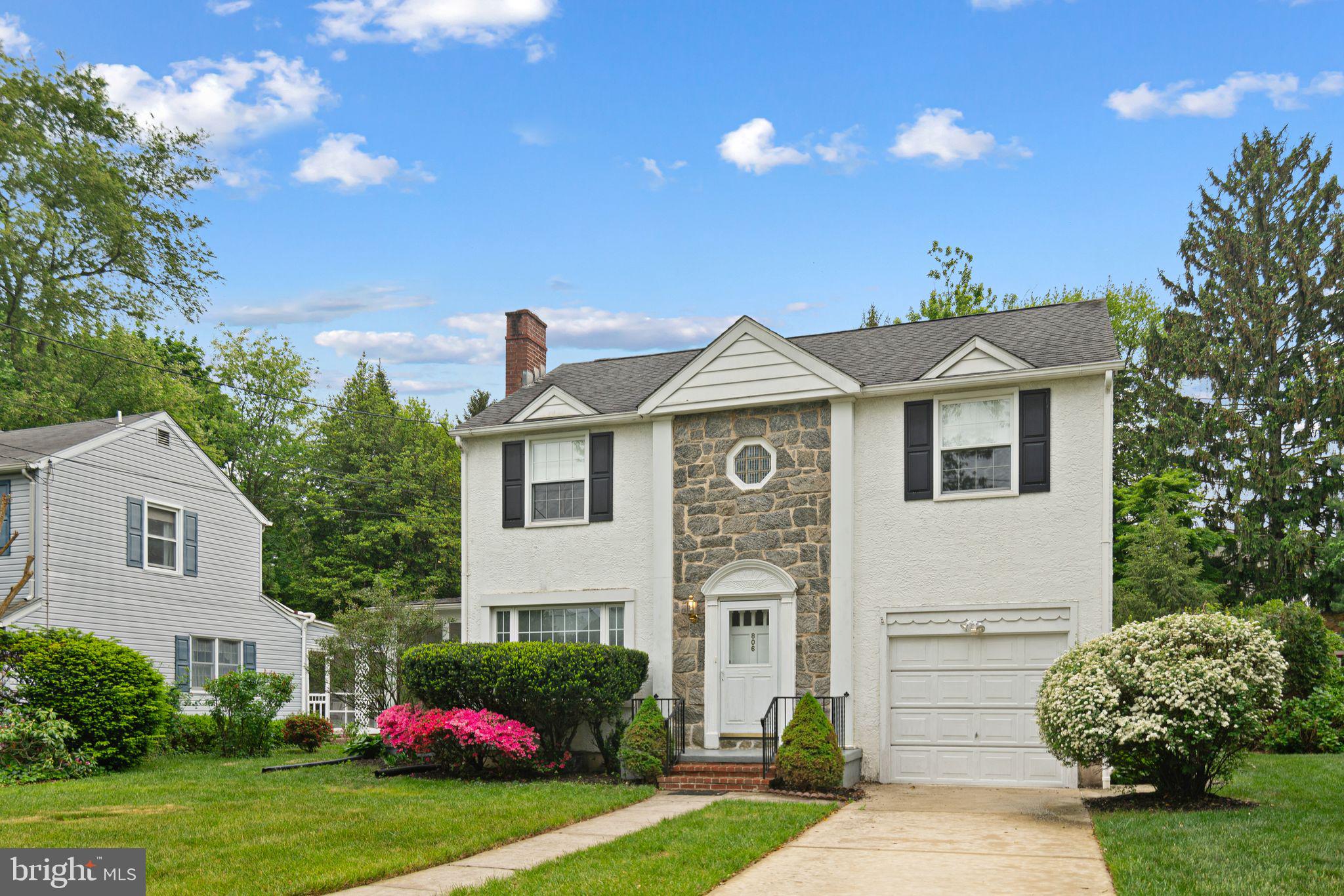 806 W REDMAN AVENUE
