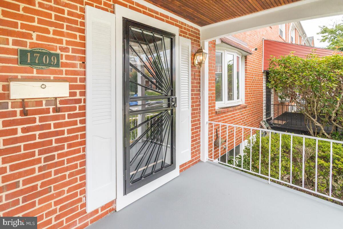 PERRING LOCH - Residential