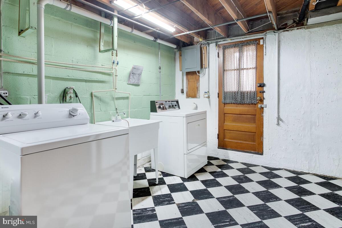 PERRING LOCH - Residential