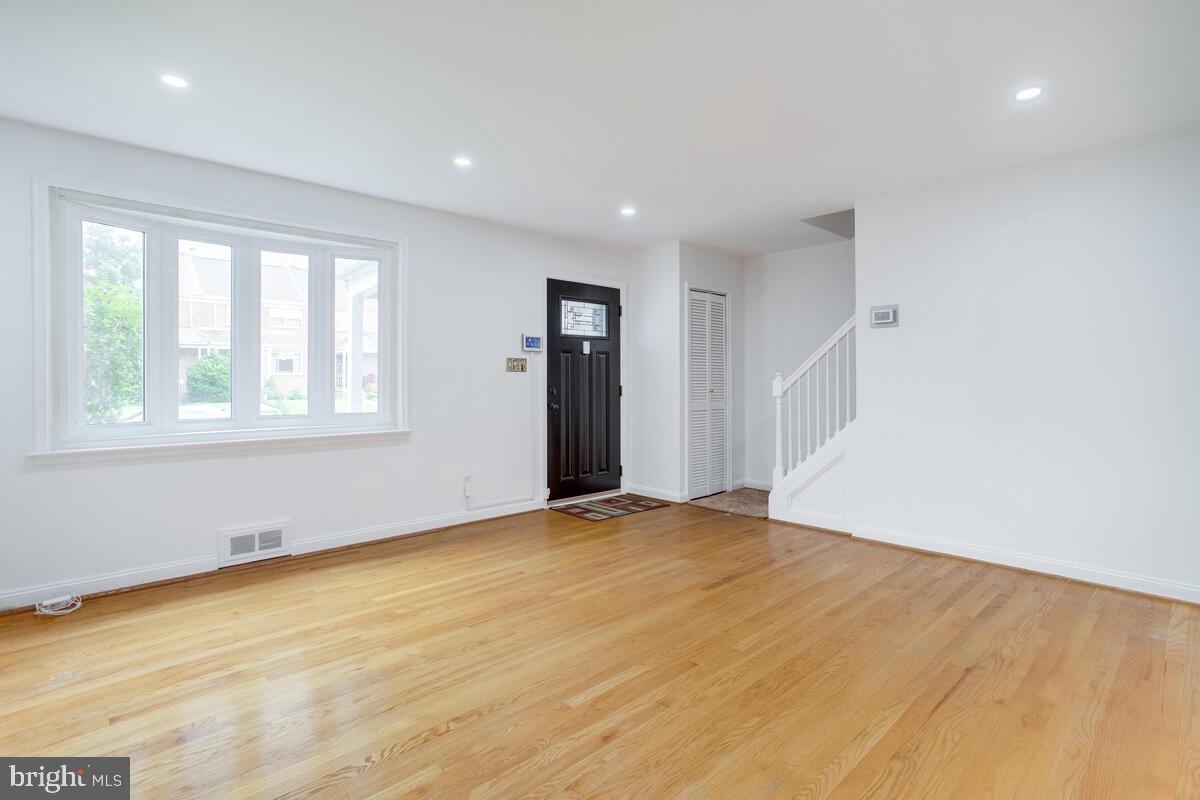 PERRING LOCH - Residential