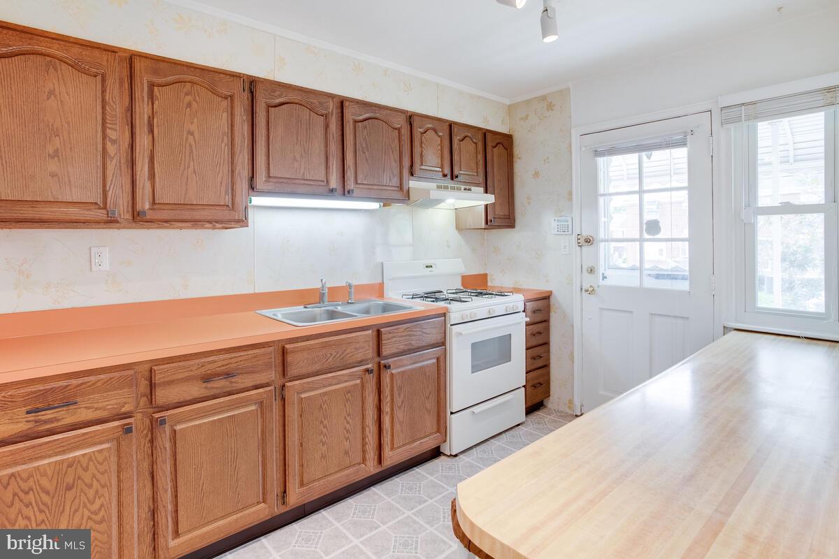 PERRING LOCH - Residential