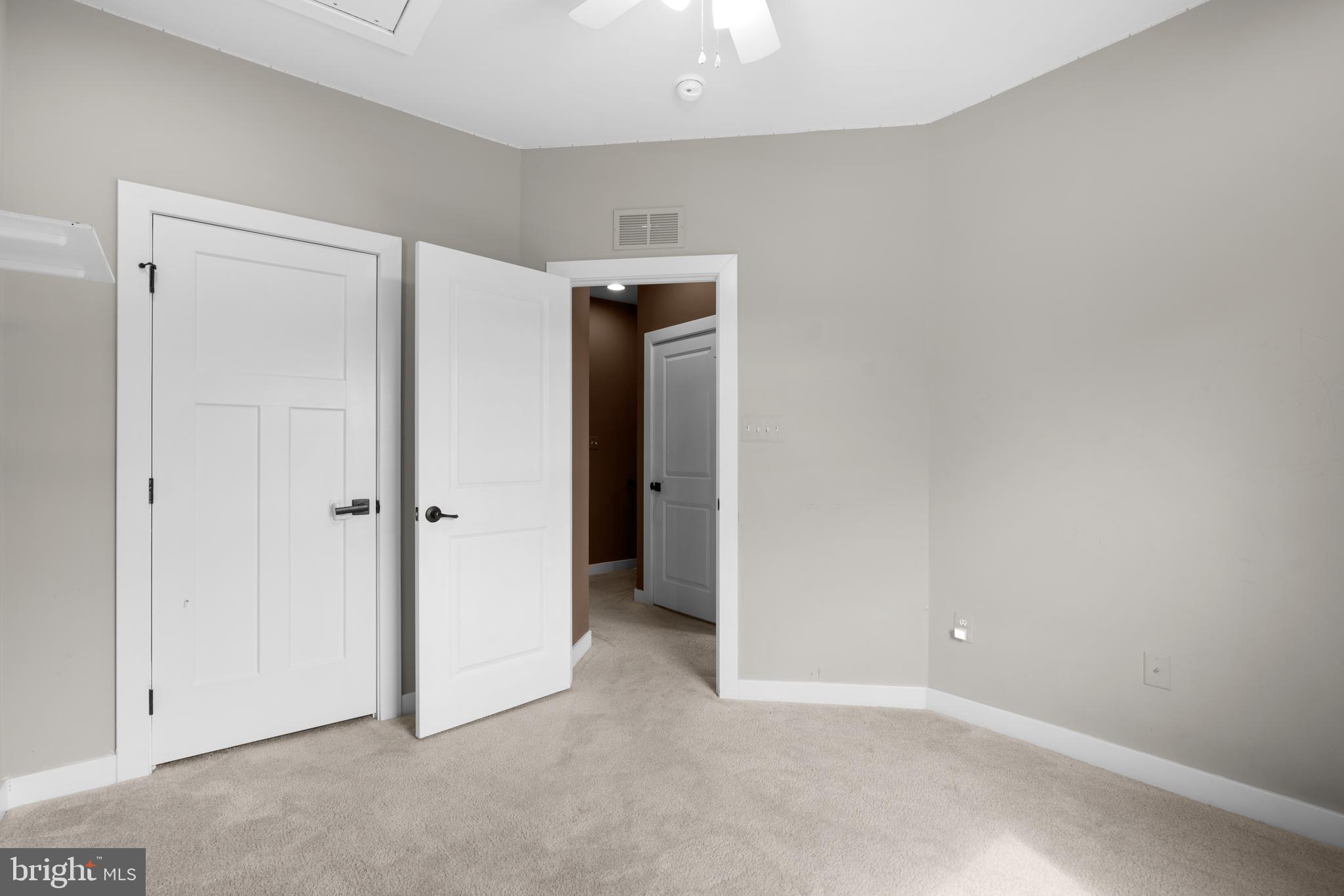 PONDVIEW - Residential Lease