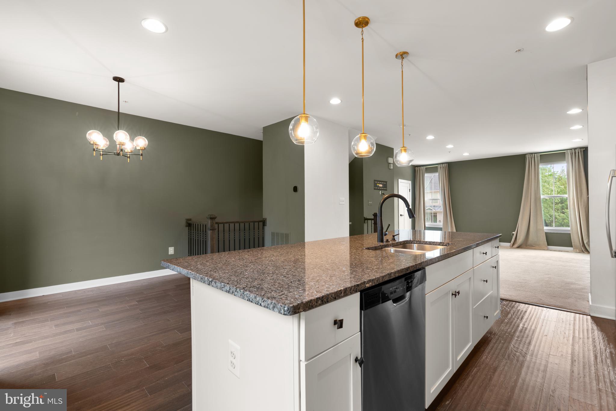 PONDVIEW - Residential Lease