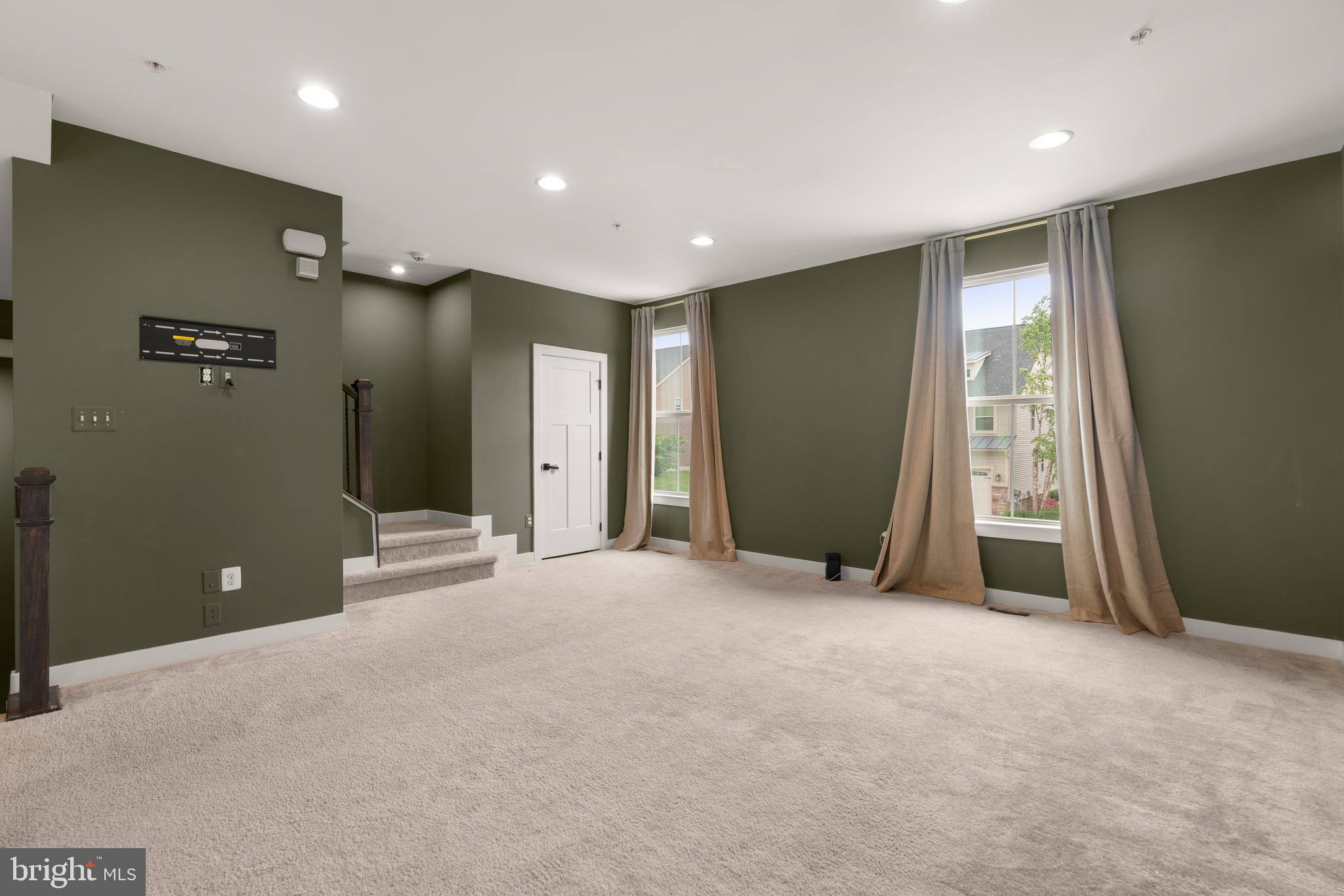 PONDVIEW - Residential Lease