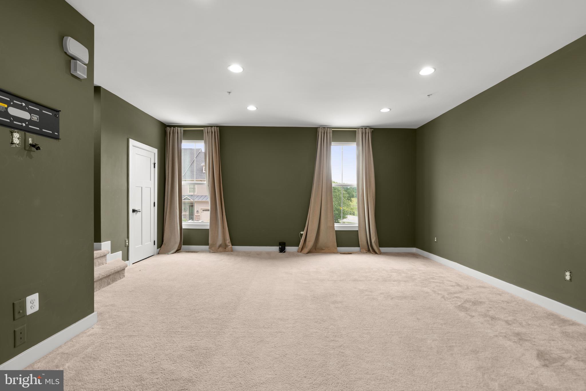 PONDVIEW - Residential Lease