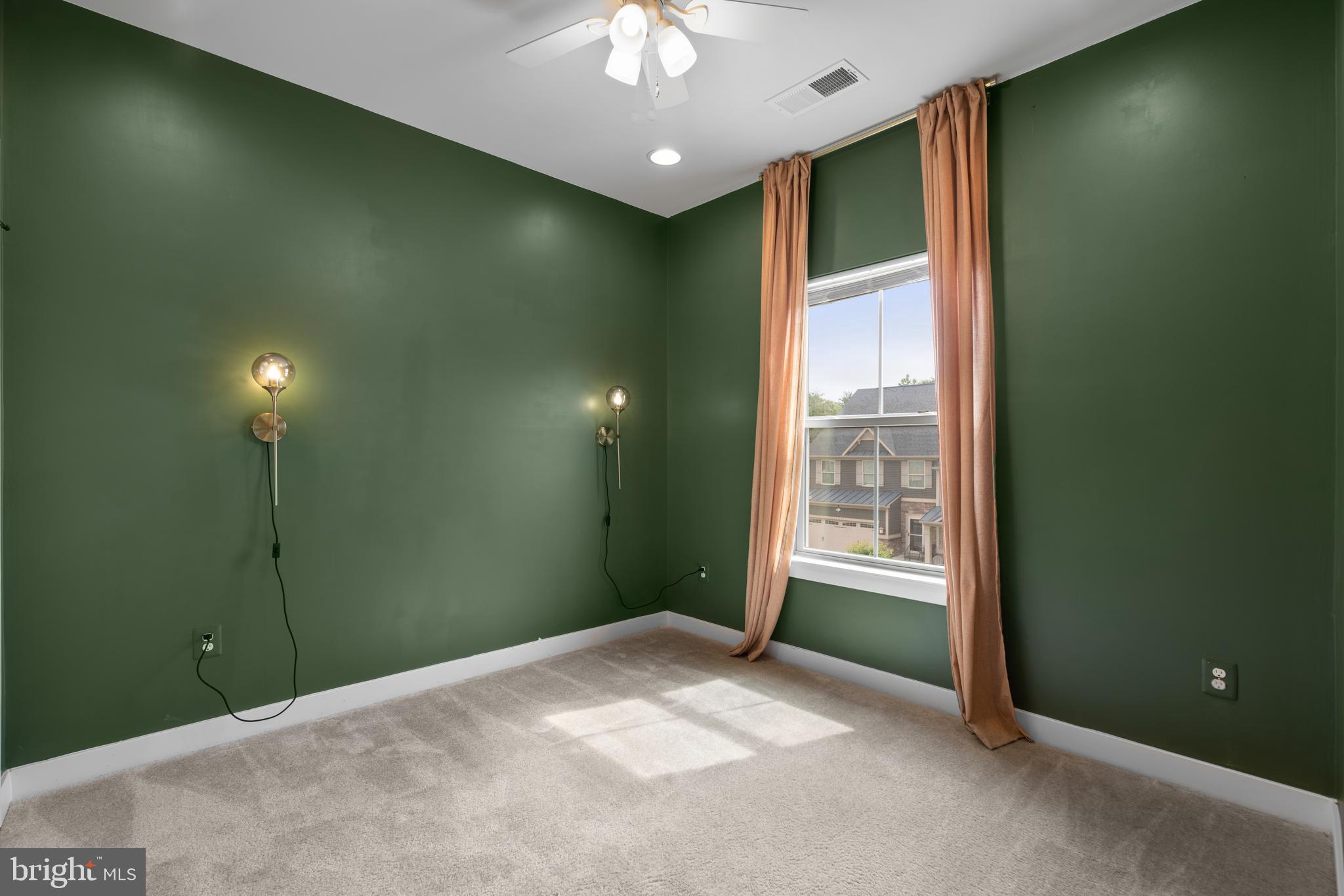 PONDVIEW - Residential Lease