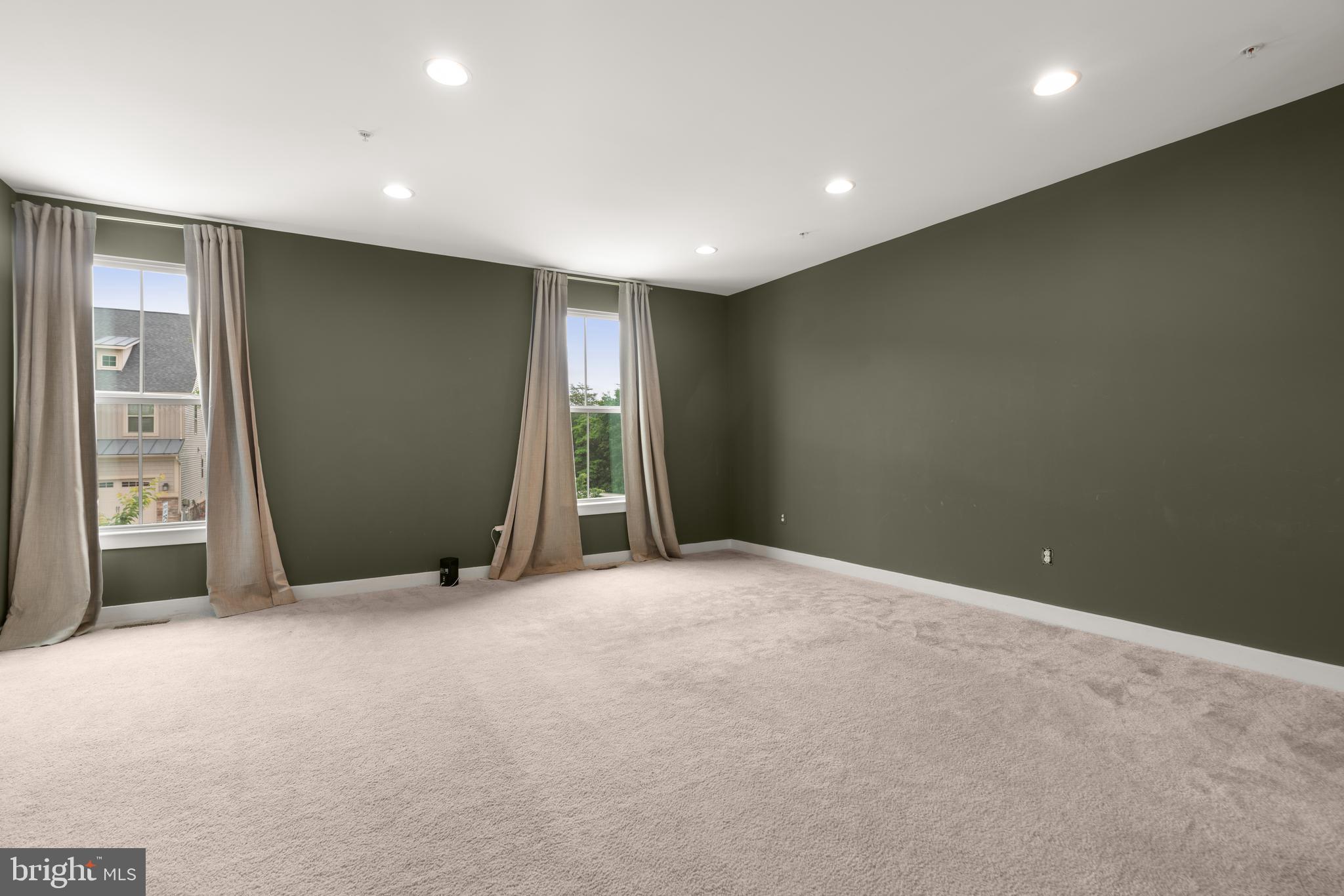 PONDVIEW - Residential Lease