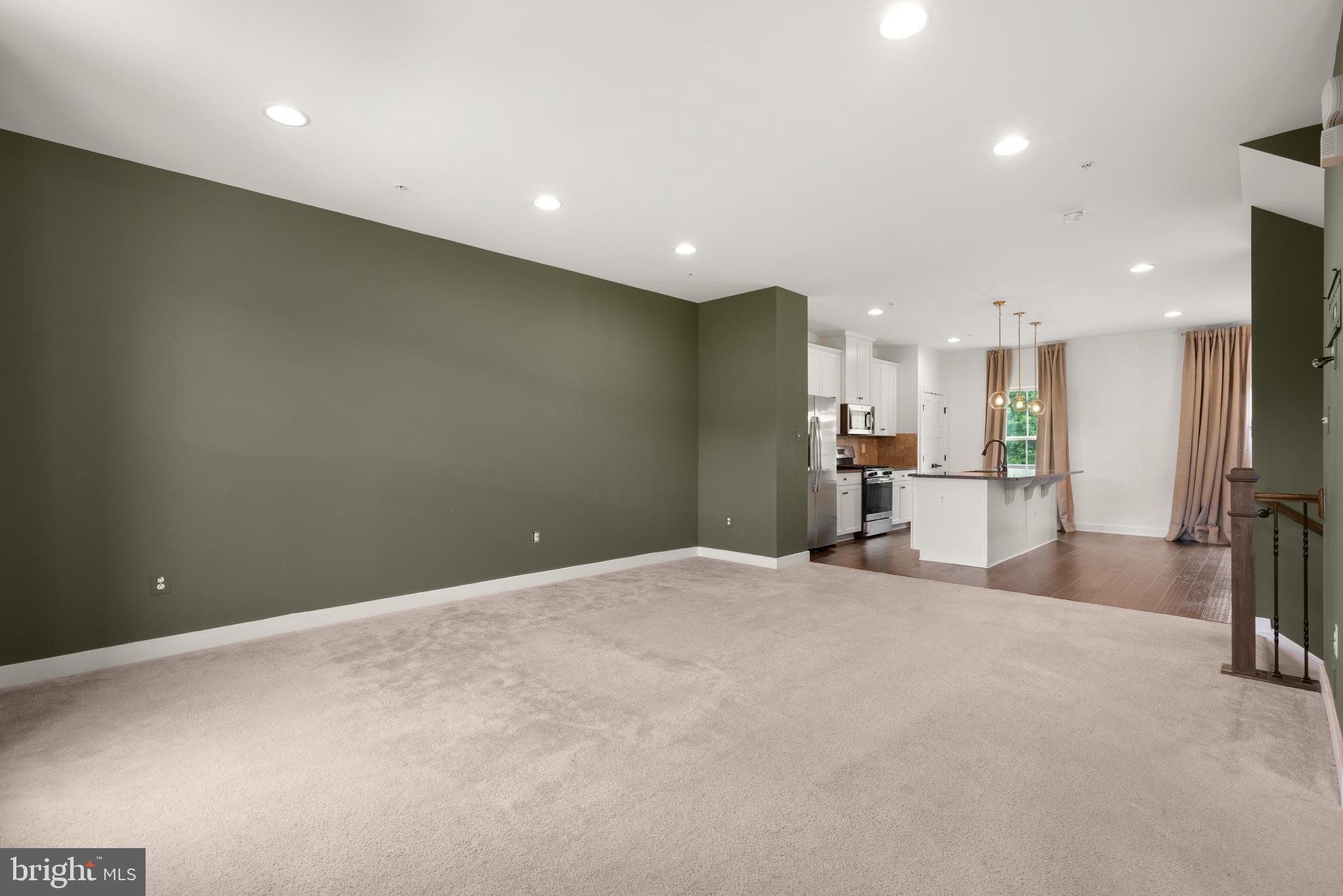 PONDVIEW - Residential Lease