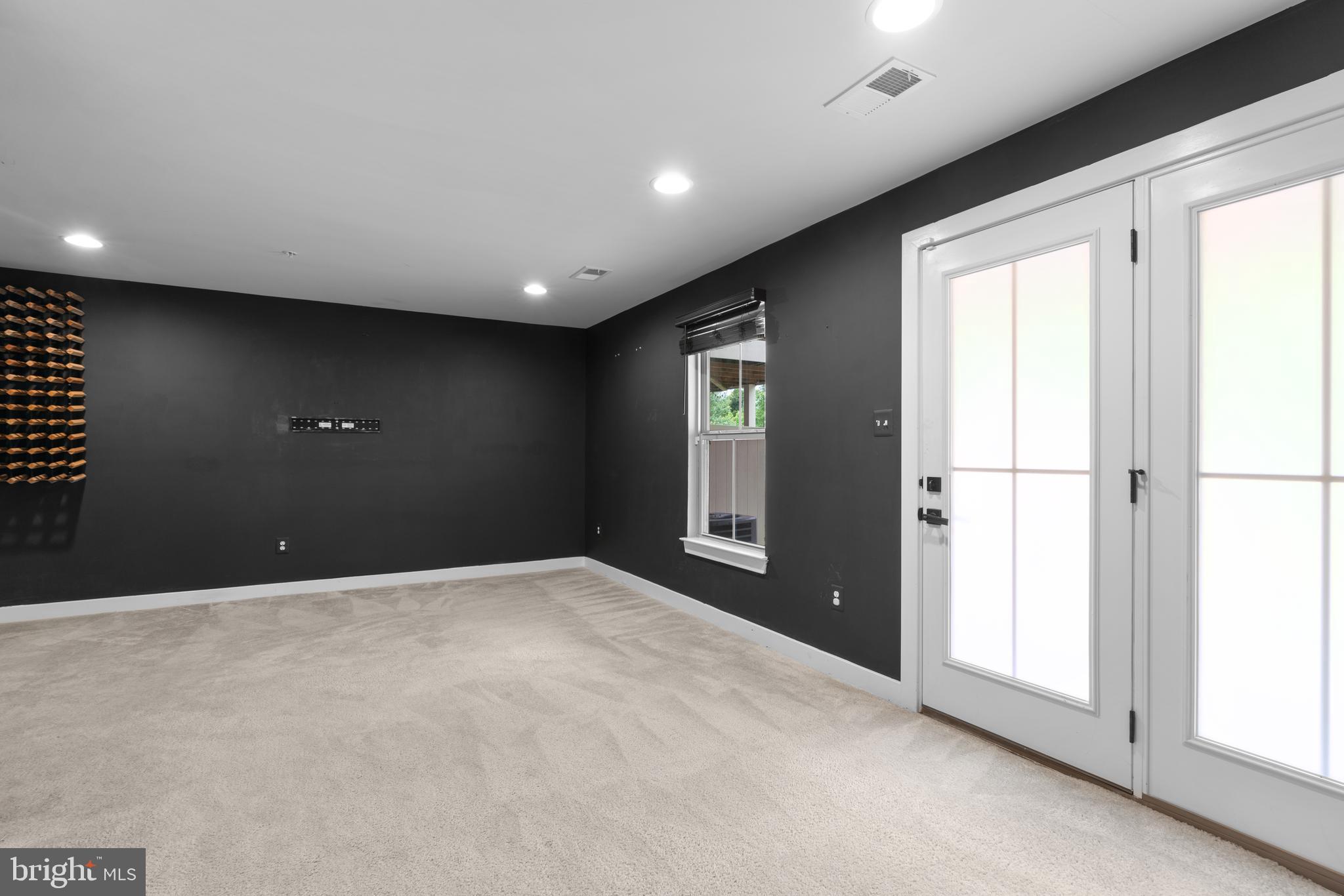 PONDVIEW - Residential Lease