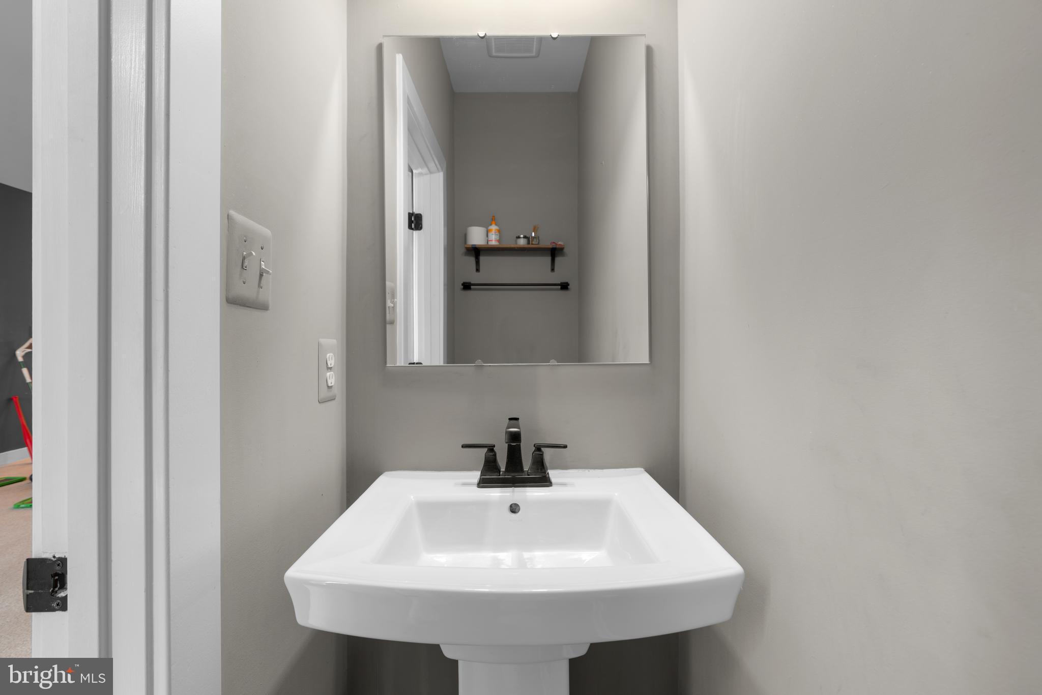 PONDVIEW - Residential Lease