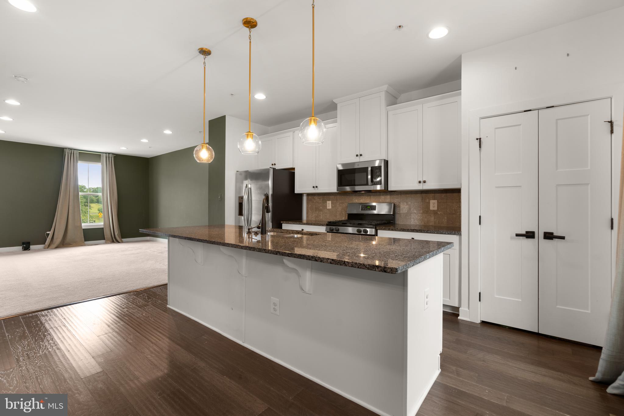 PONDVIEW - Residential Lease