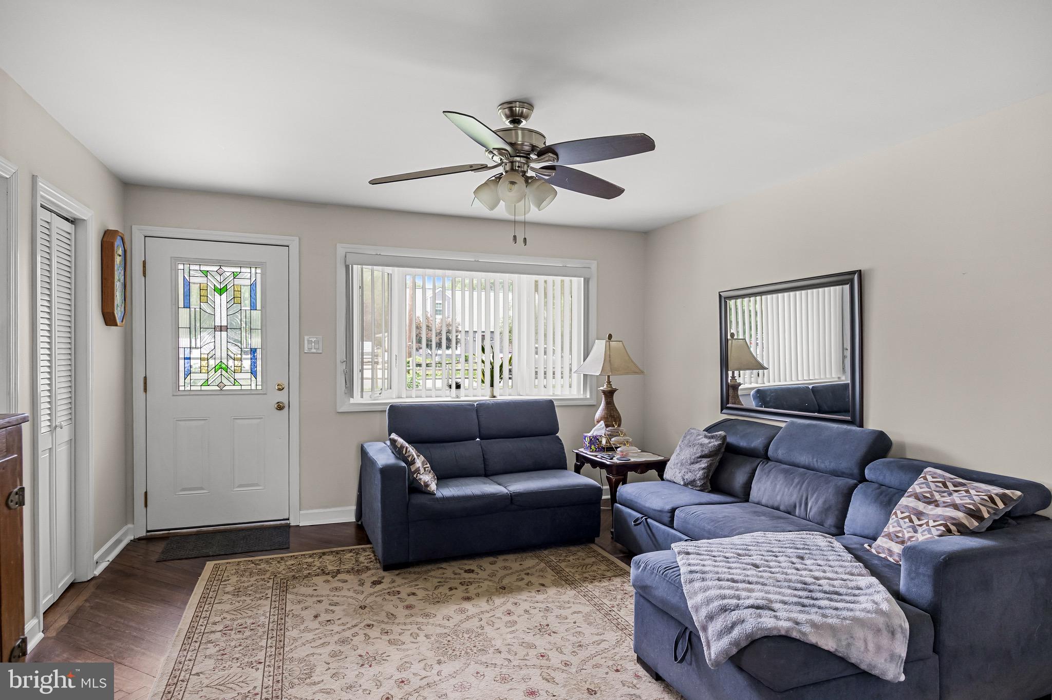 7 LIPPINCOTT AVENUE