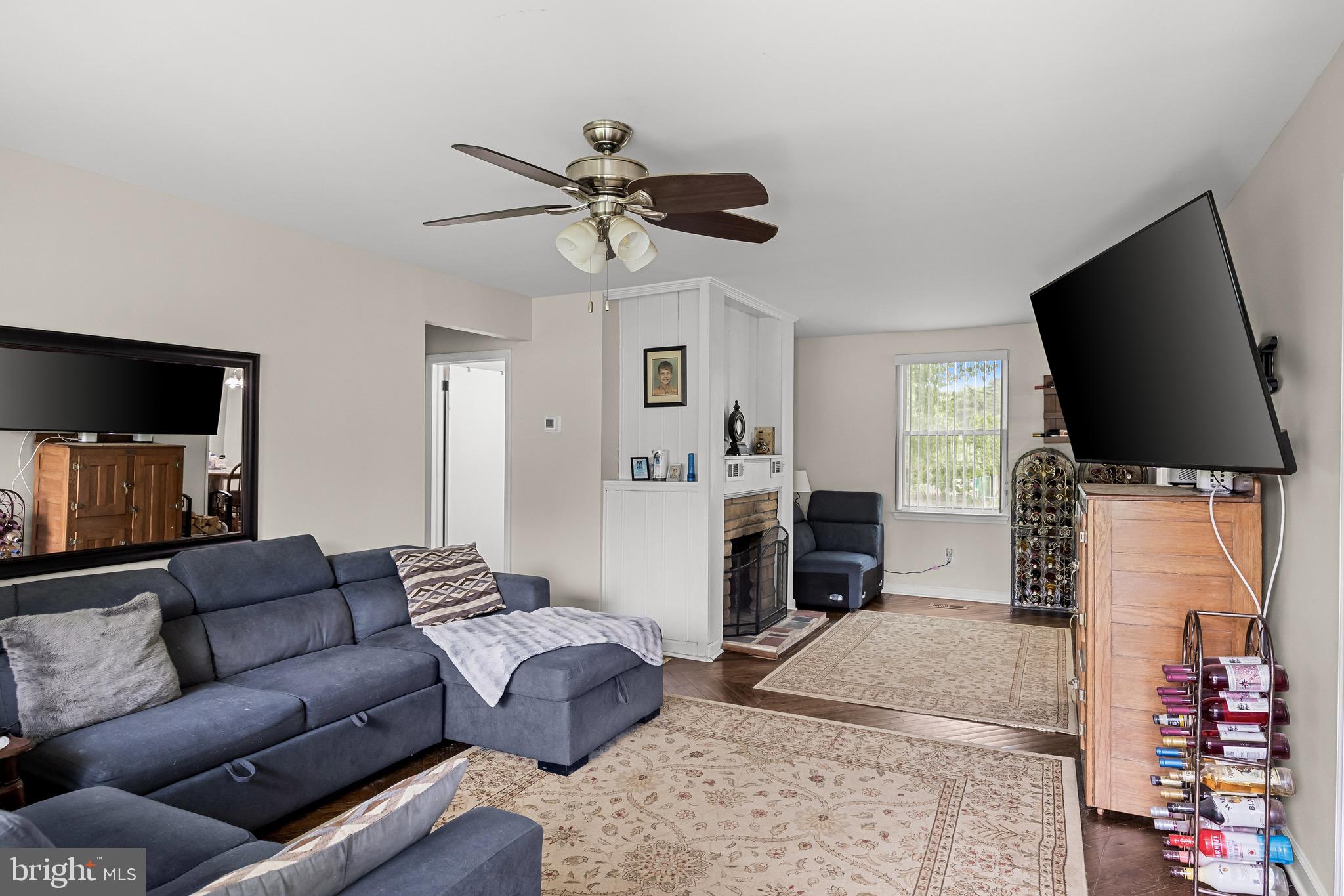 7 LIPPINCOTT AVENUE