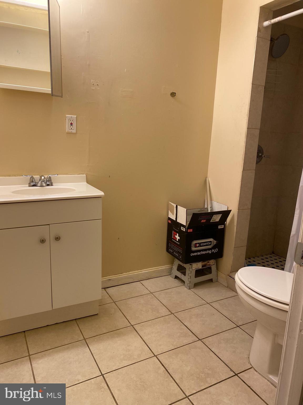 CURTIS BAY - Residential Lease