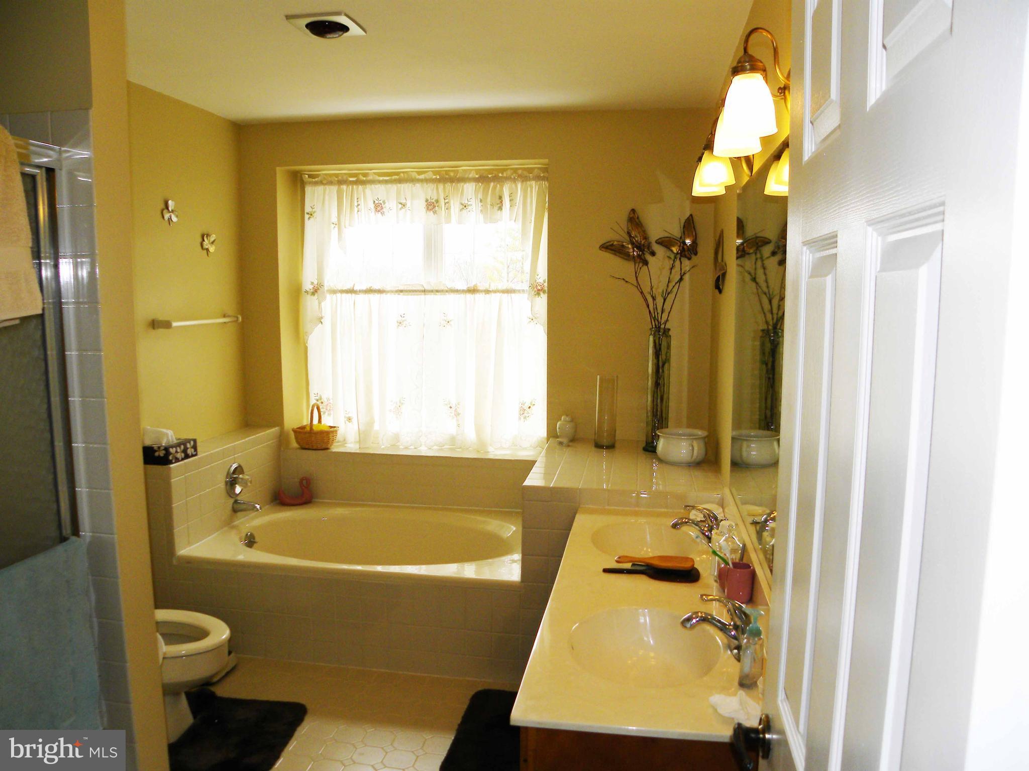 HUNT RIDGE - Residential