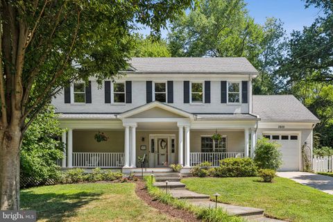 Photo of 3805 Inverness Drive, Chevy Chase, MD 20815 (MLS # MDMC2146702)