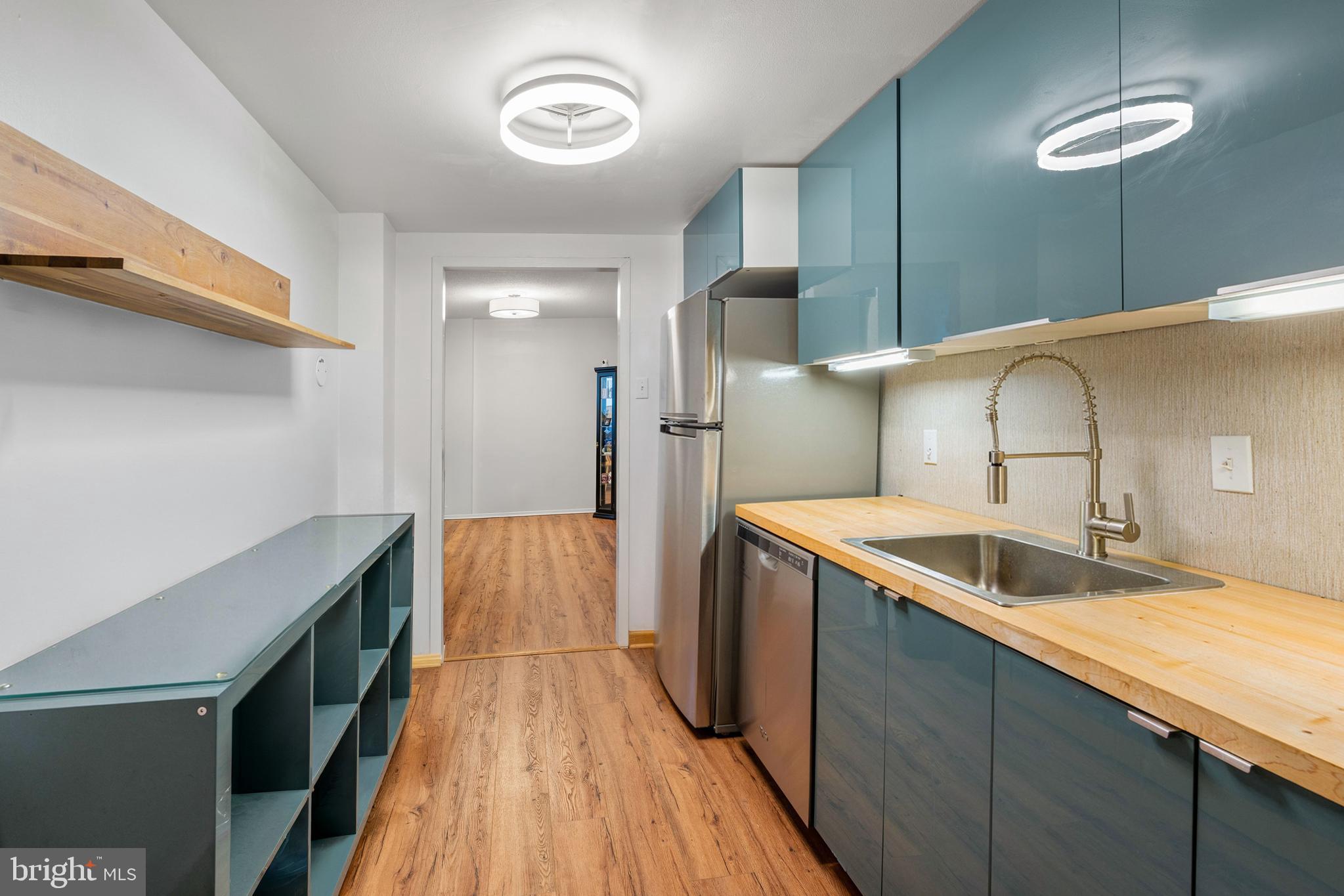 100 WEST AVENUE 301S