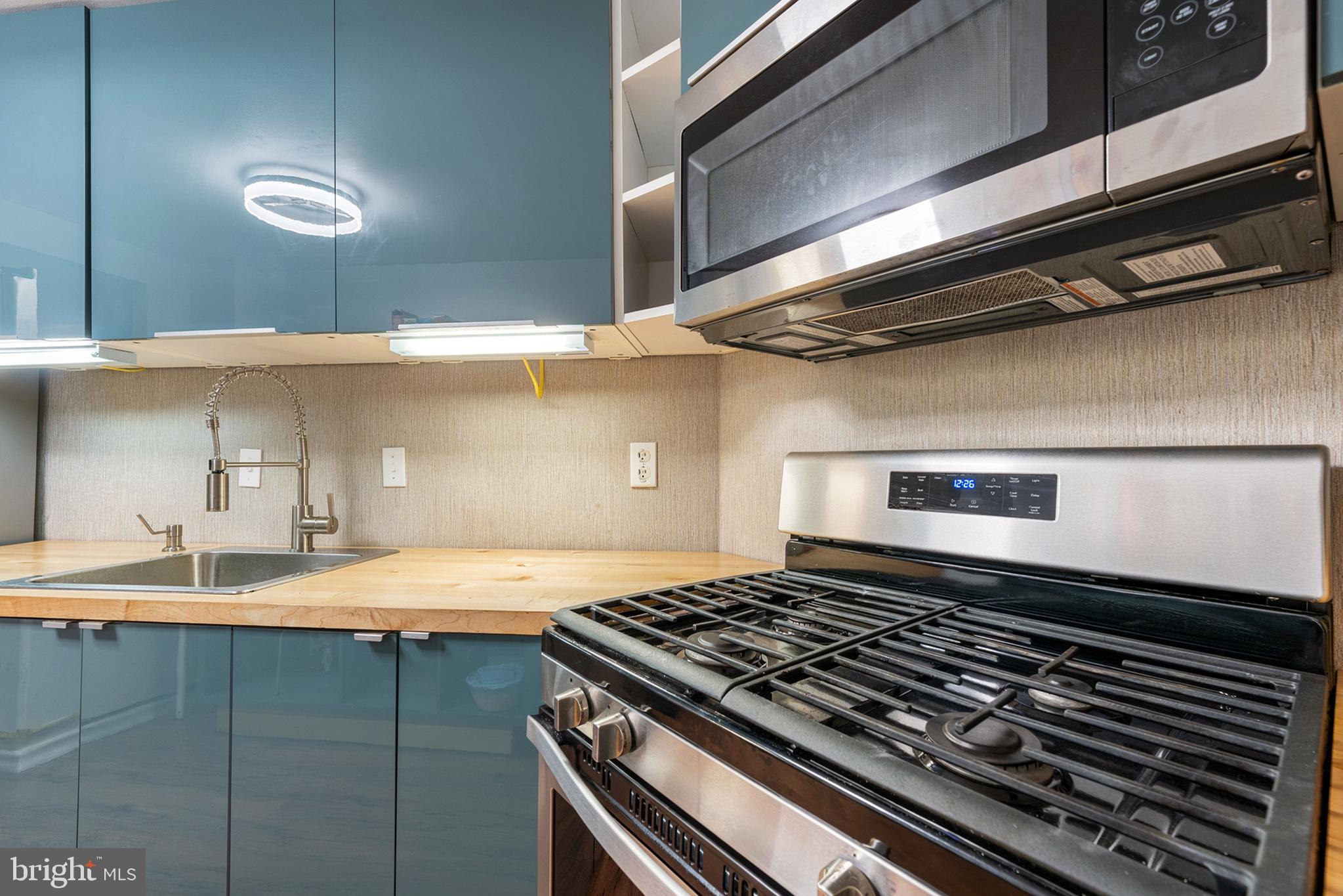 100 WEST AVENUE 301S