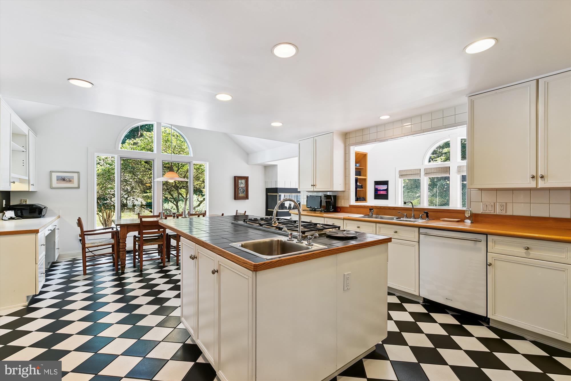 RUXTON - Residential