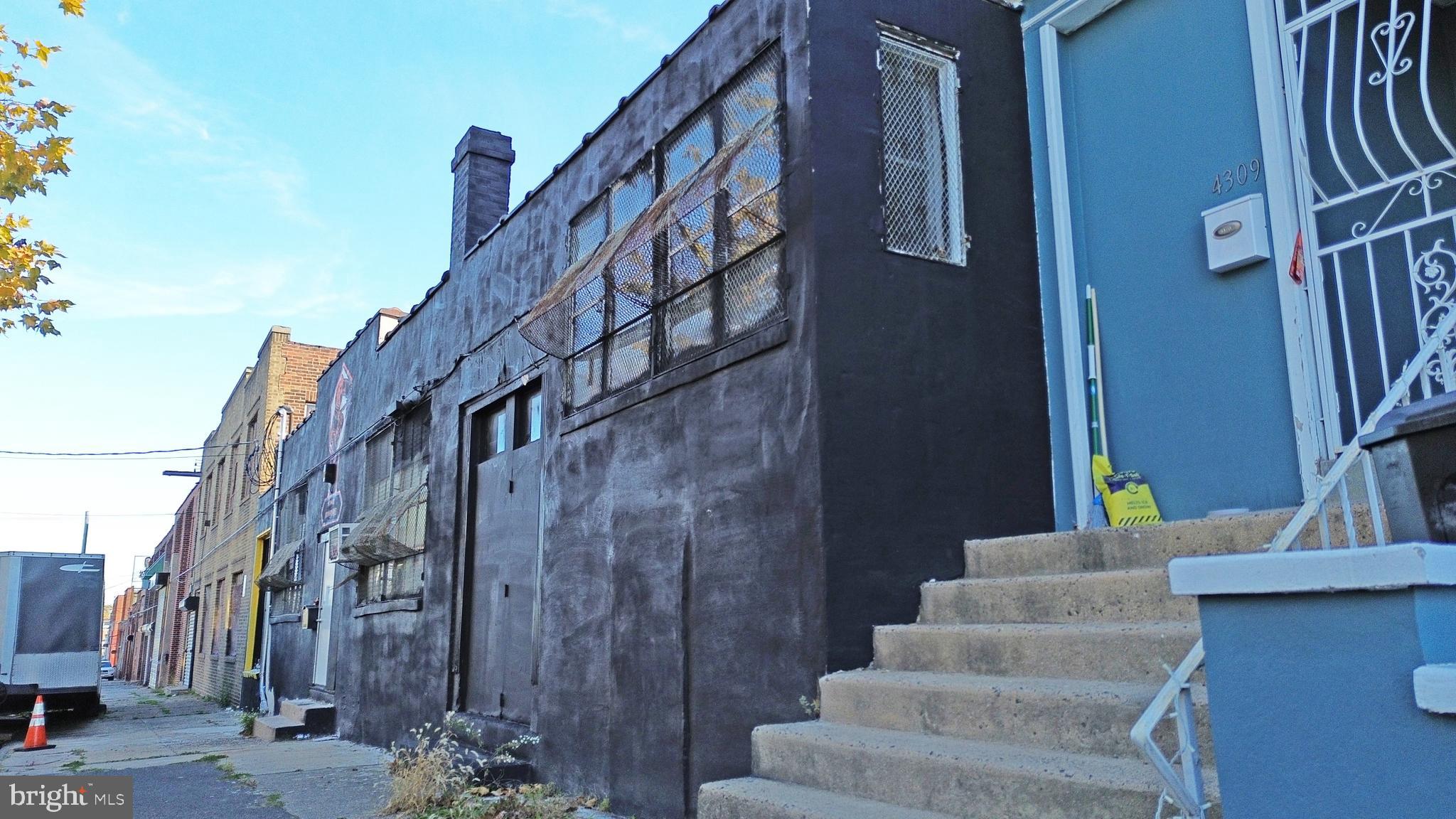 PHILADELPHIA (NORTH) - Commercial Sale