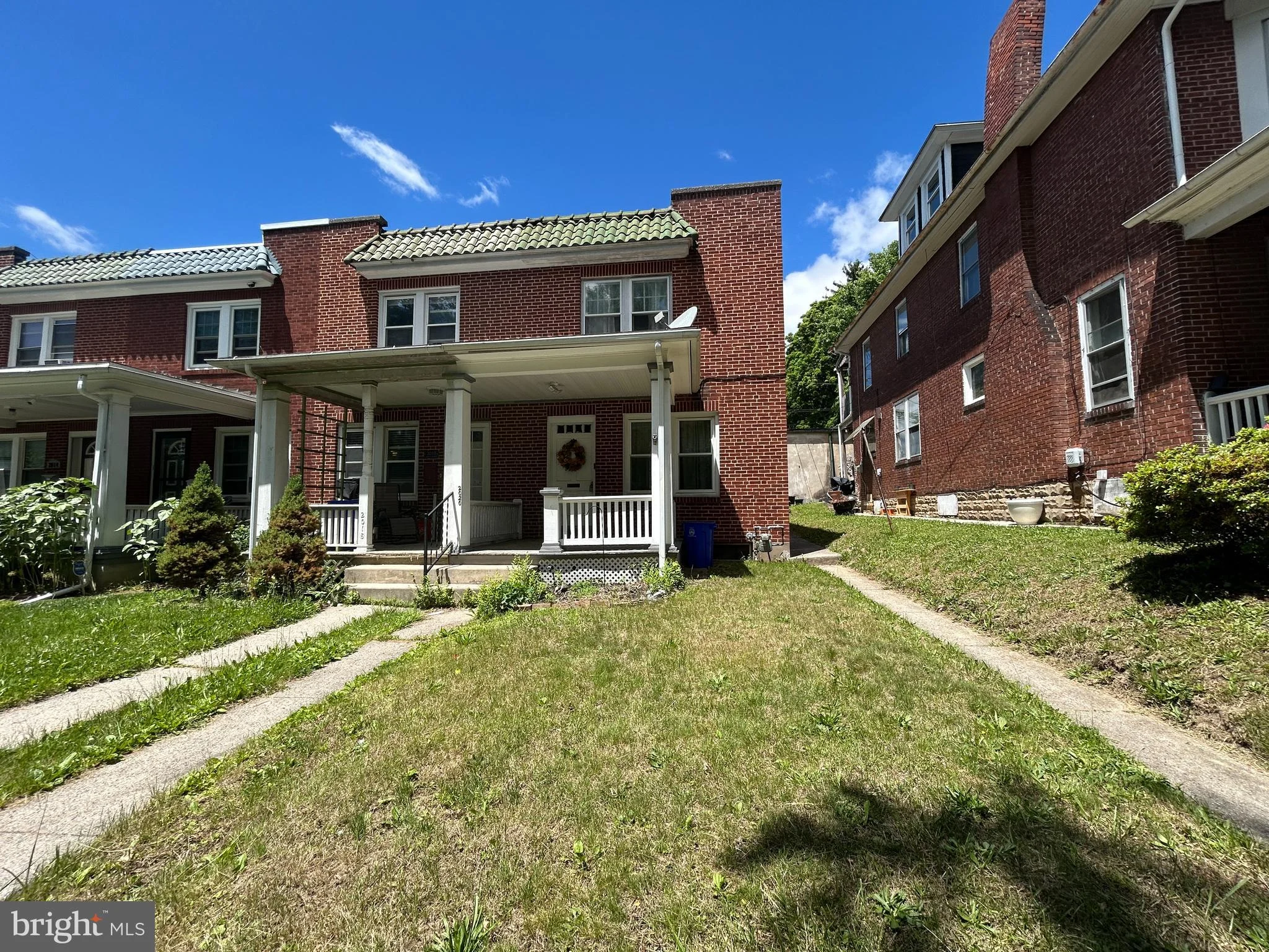 2020 Holly Street