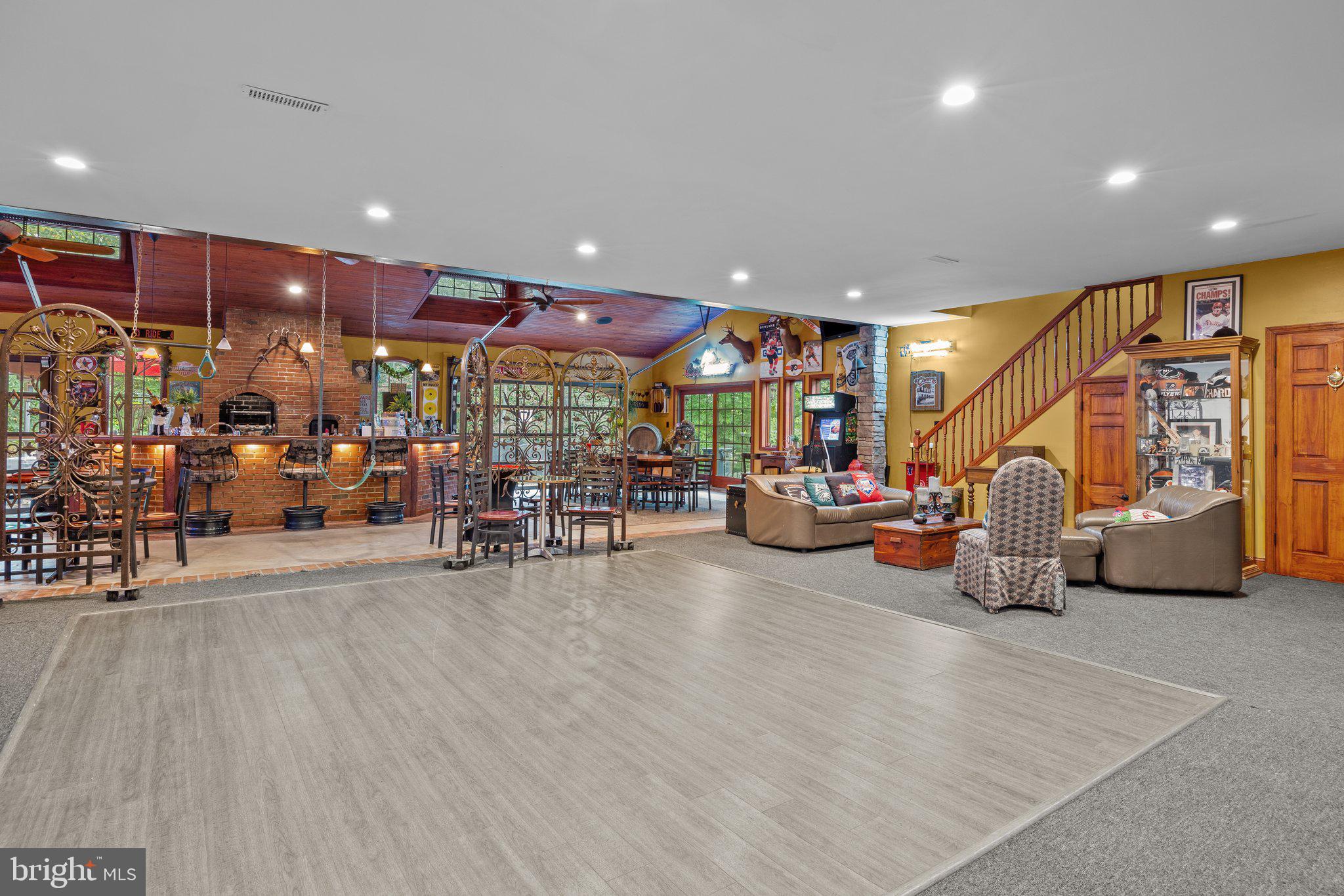 HUNTINGDON VALLEY - Residential