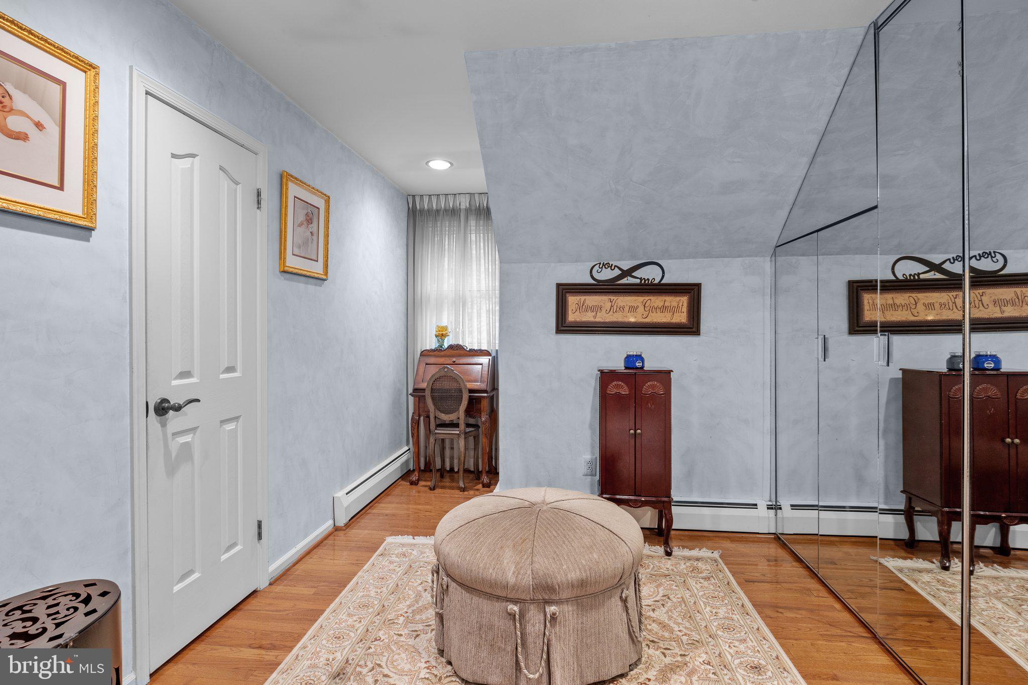 HUNTINGDON VALLEY - Residential