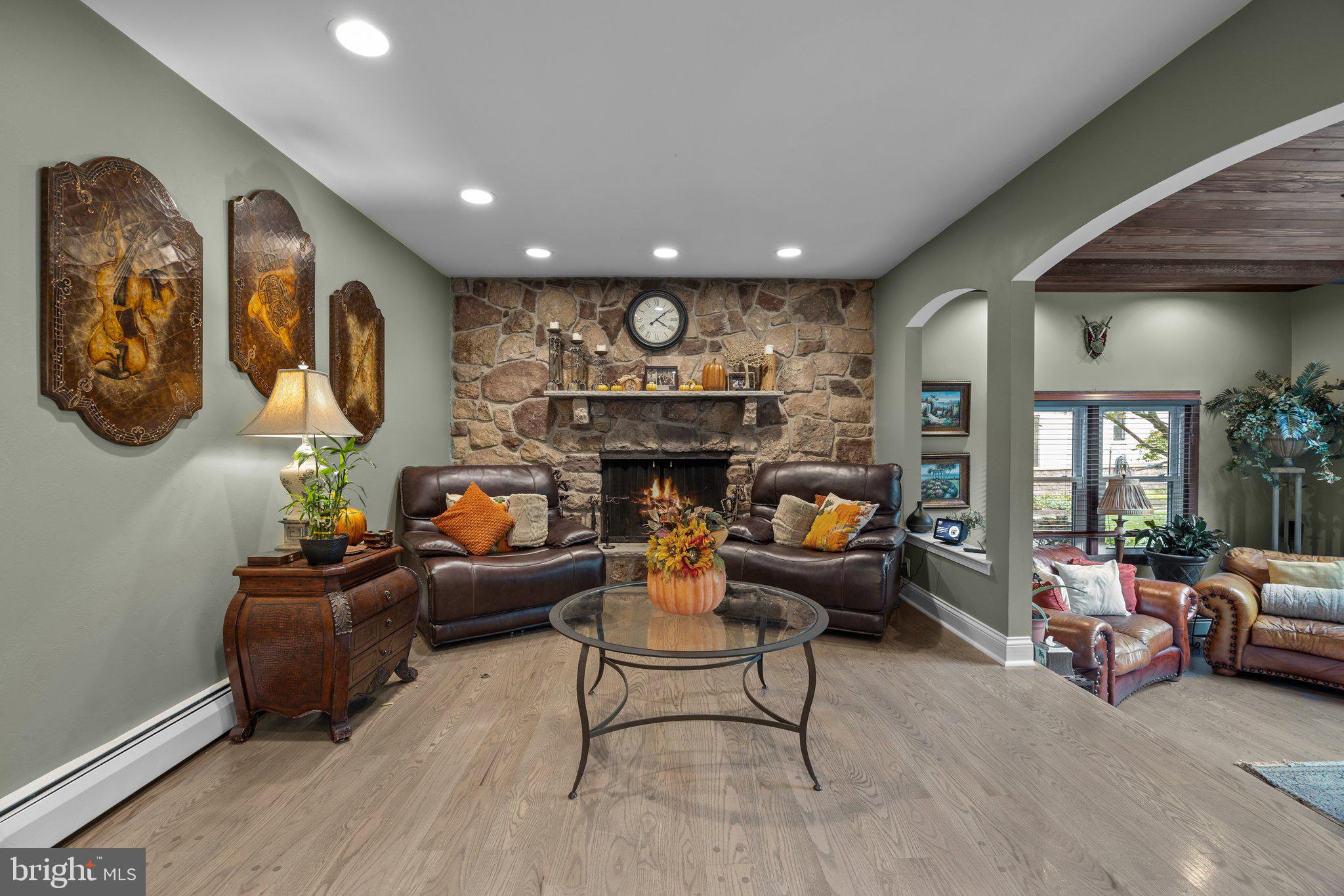 HUNTINGDON VALLEY - Residential