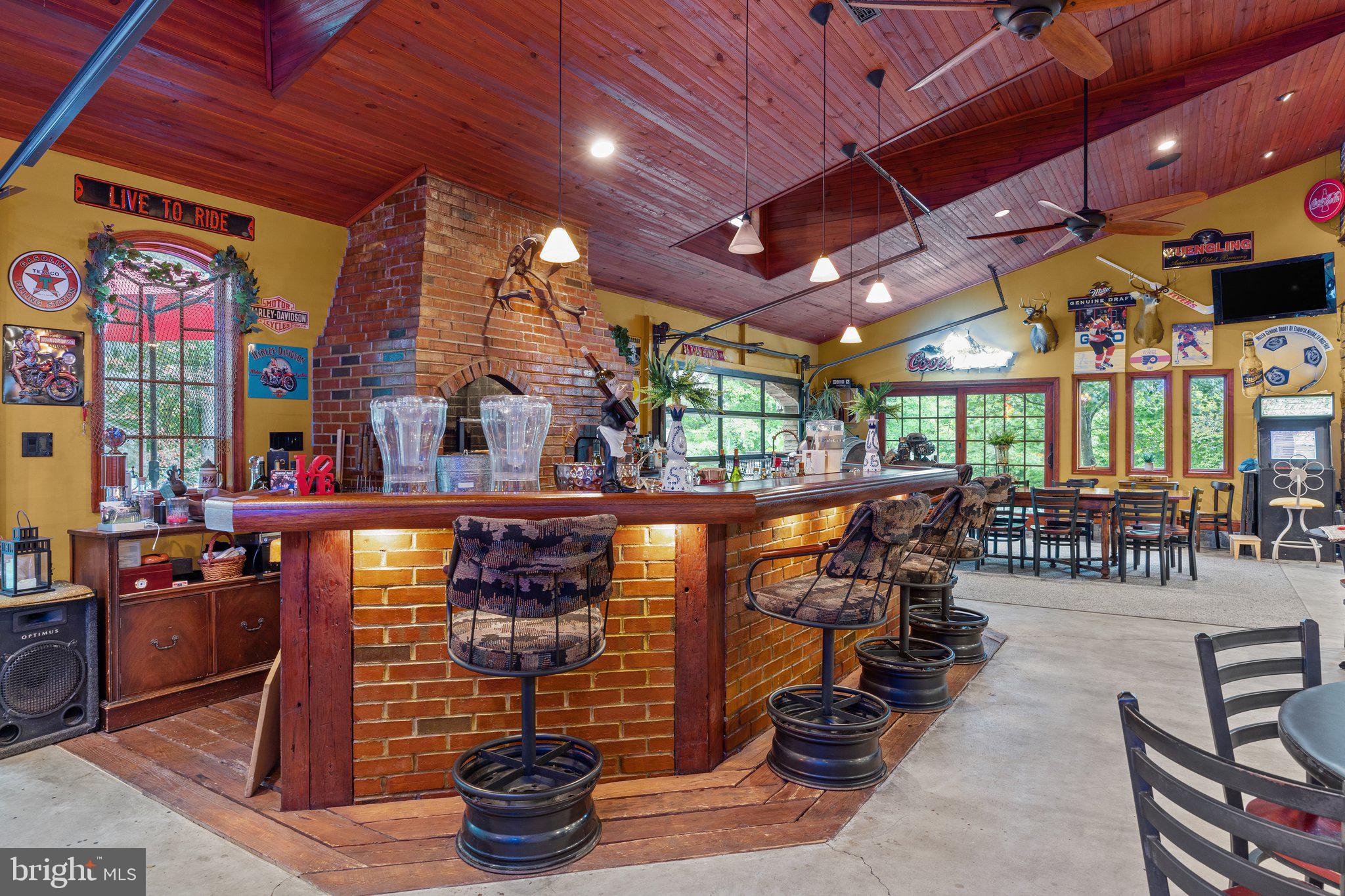 HUNTINGDON VALLEY - Residential