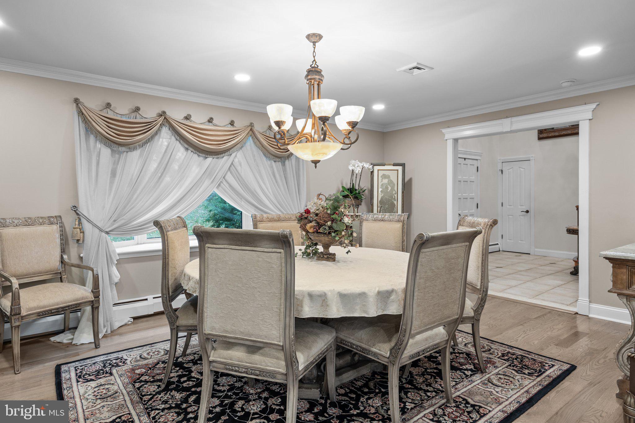 HUNTINGDON VALLEY - Residential