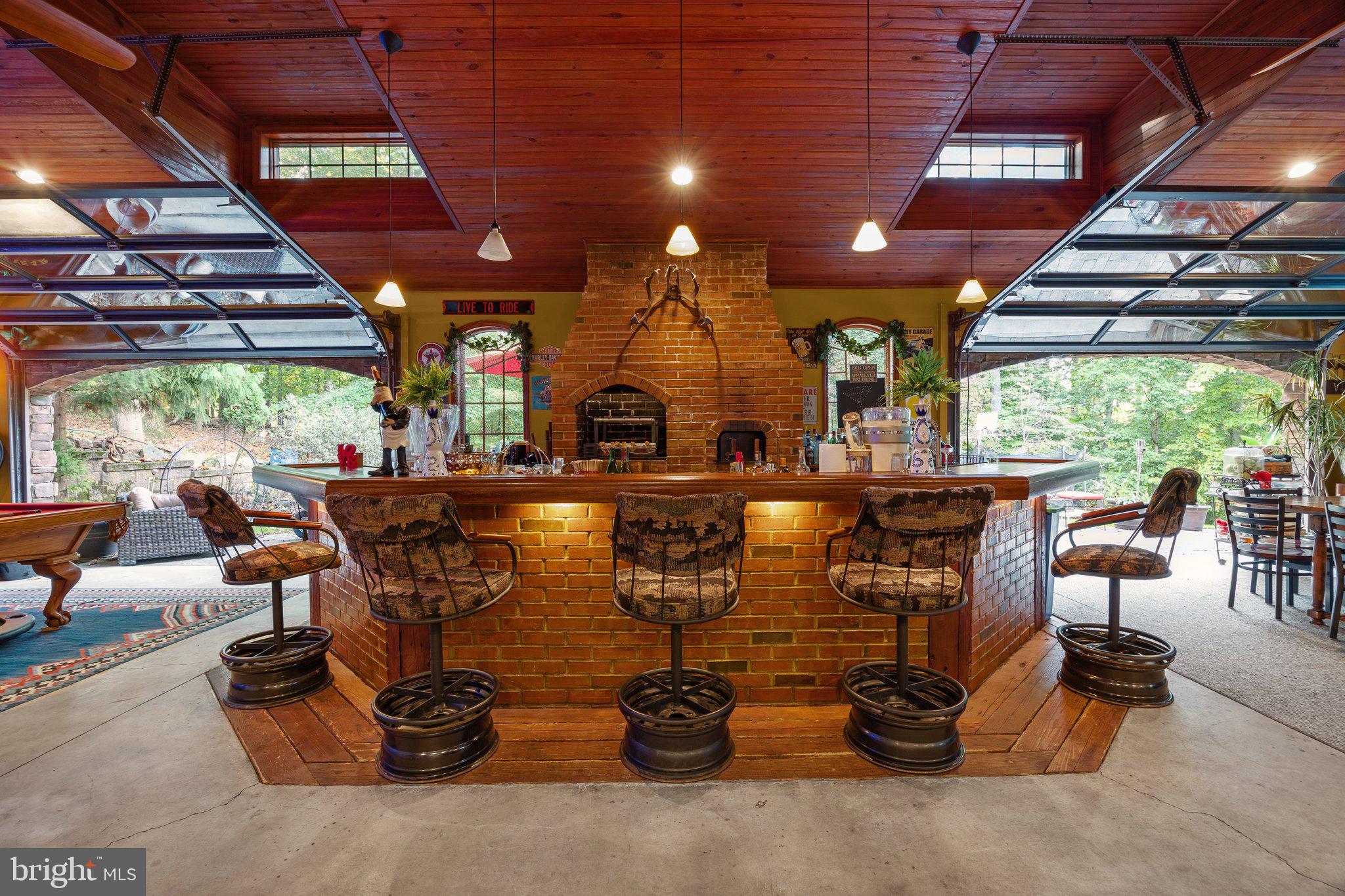 HUNTINGDON VALLEY - Residential