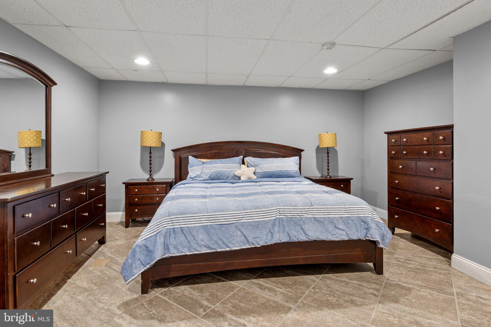 HUNTINGDON VALLEY - Residential