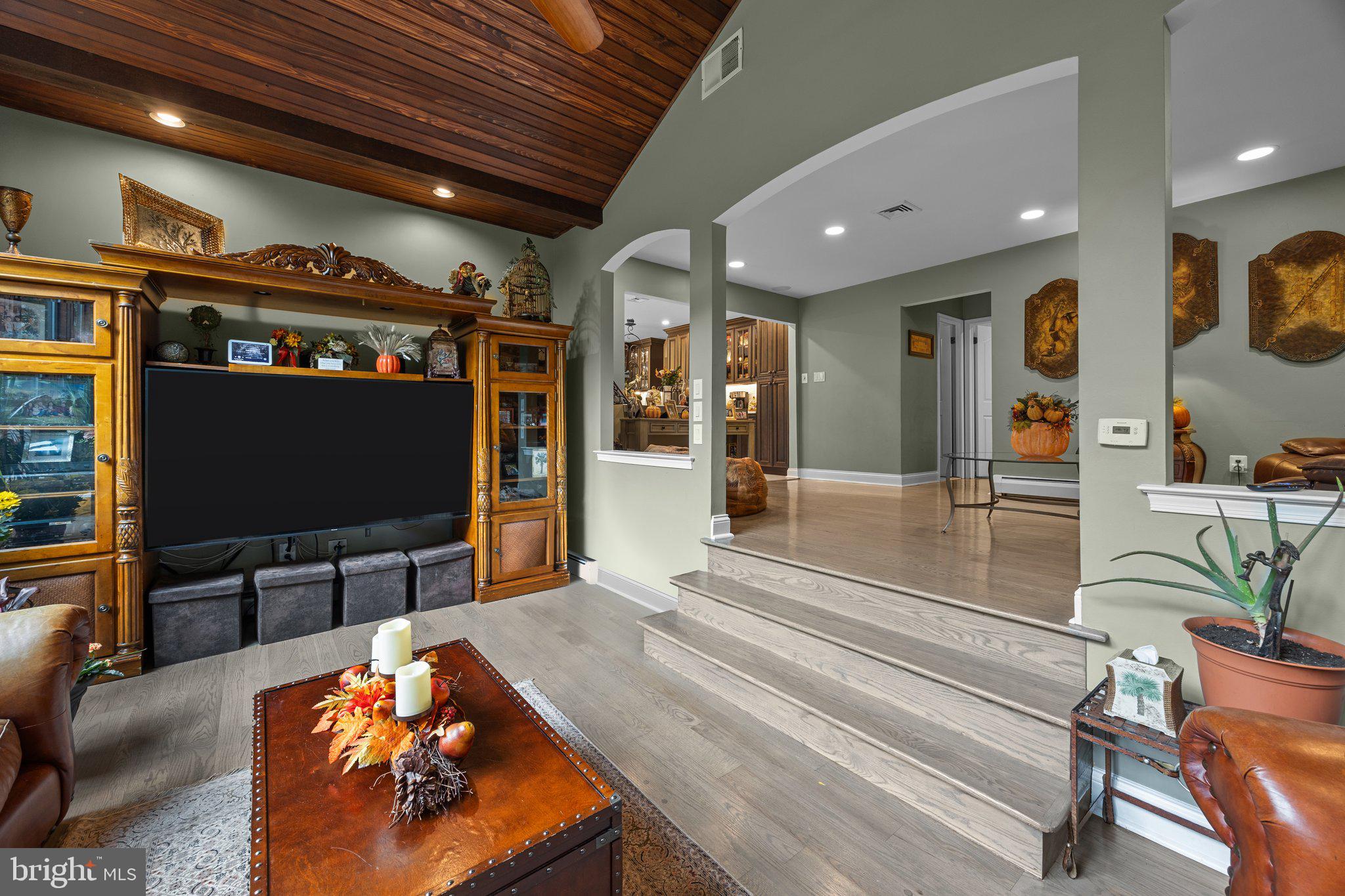 HUNTINGDON VALLEY - Residential