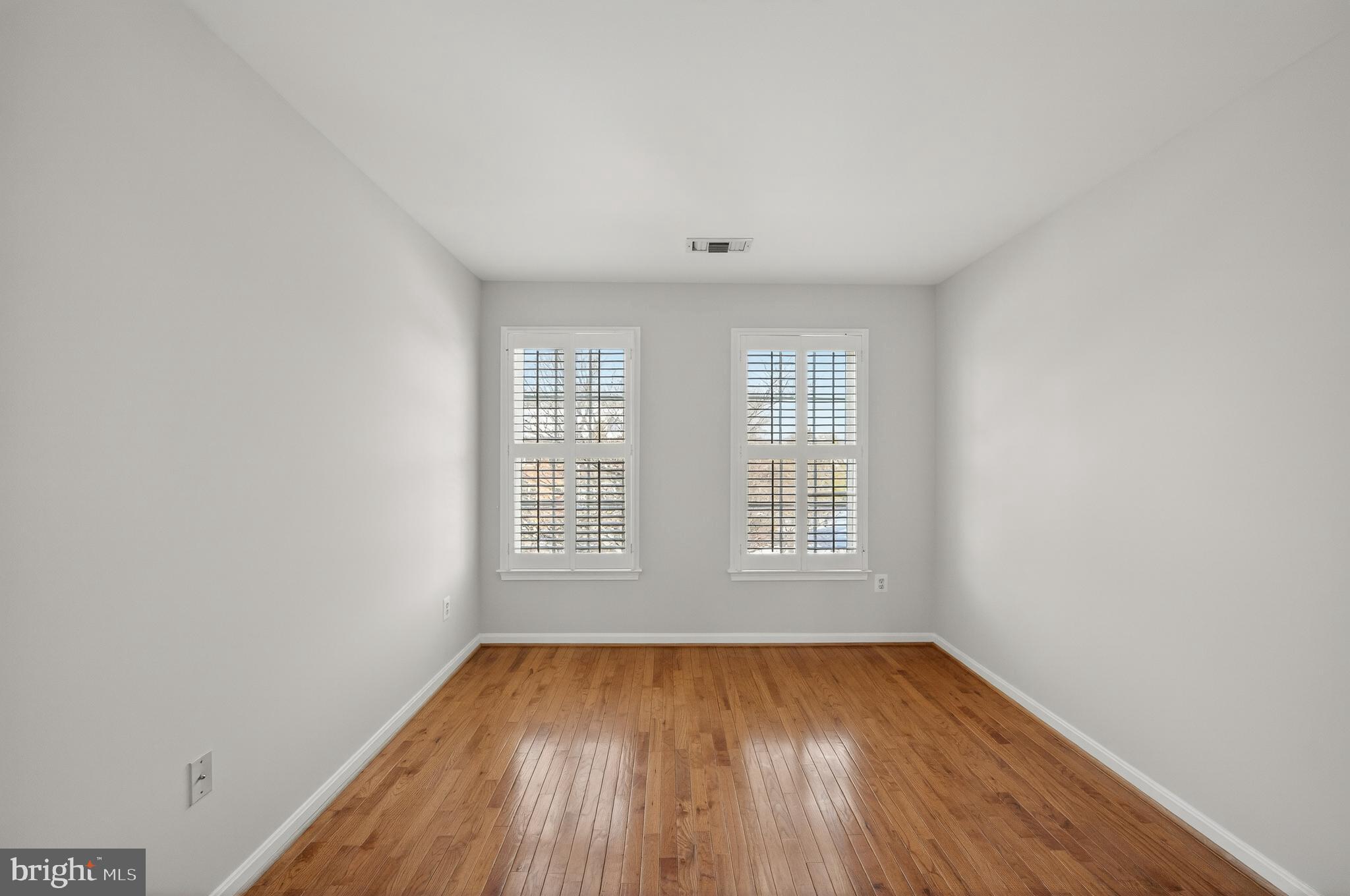 COURTHOUSE WOODS - Residential