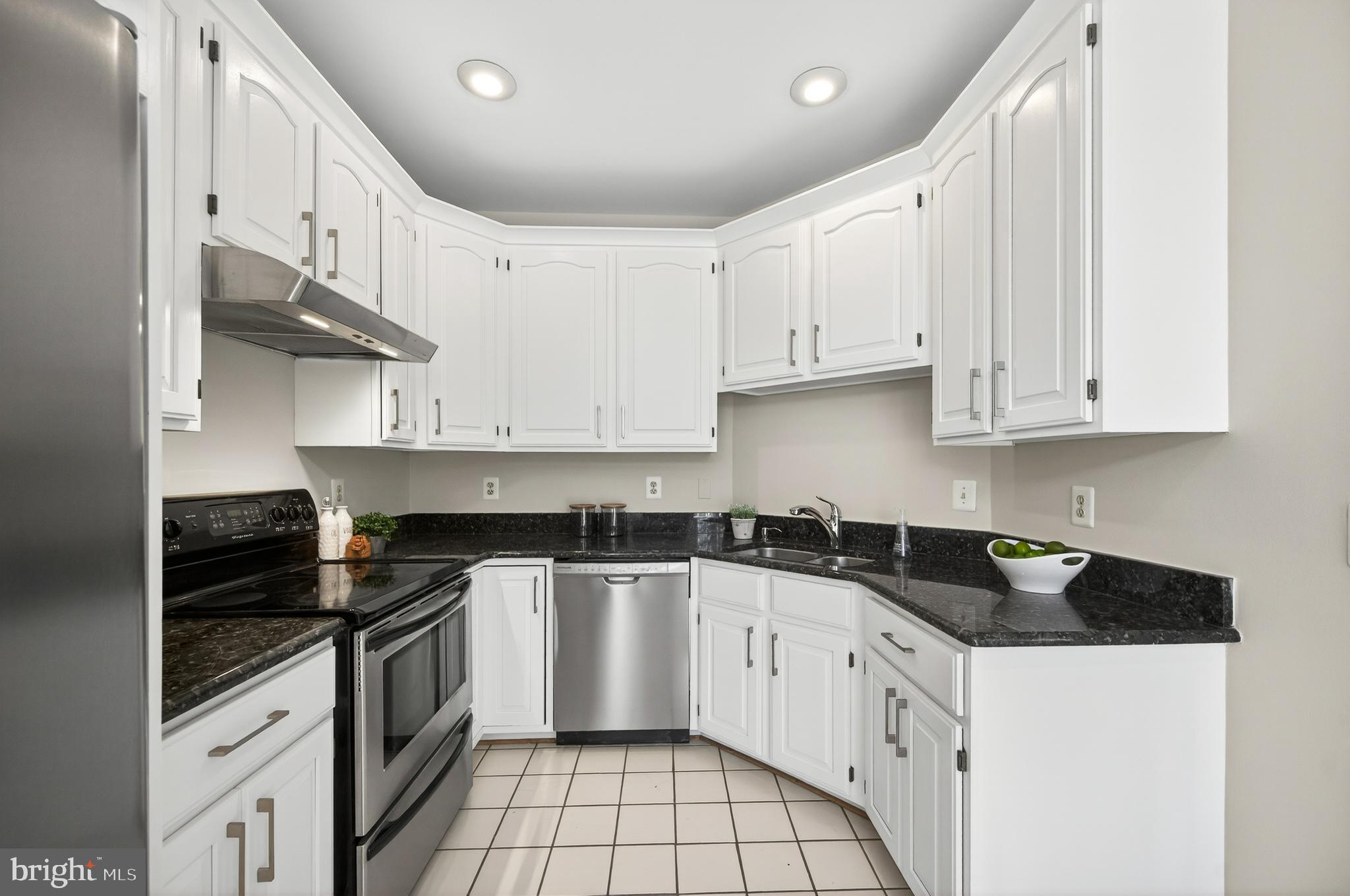 COURTHOUSE WOODS - Residential