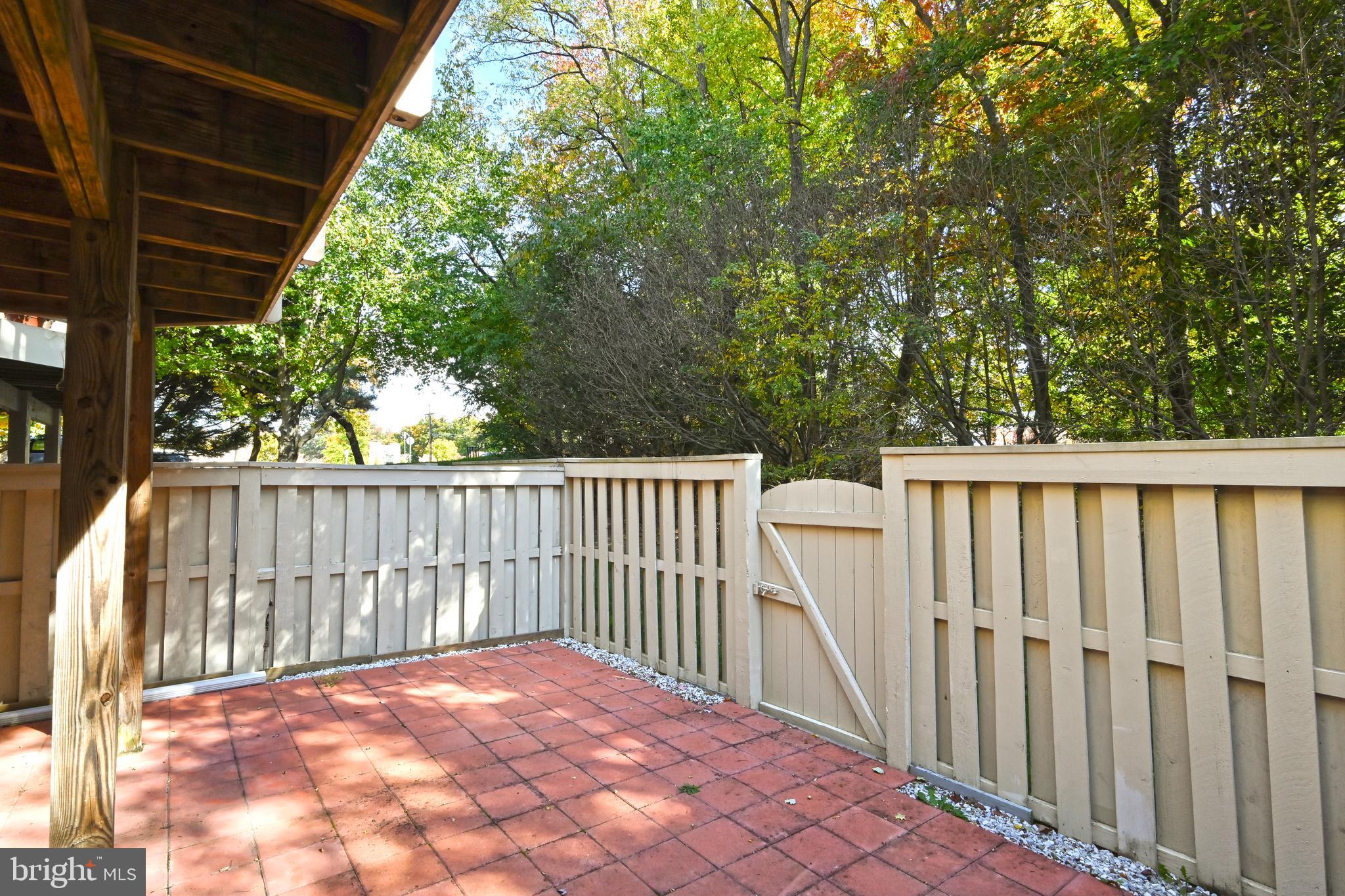 COURTHOUSE WOODS - Residential