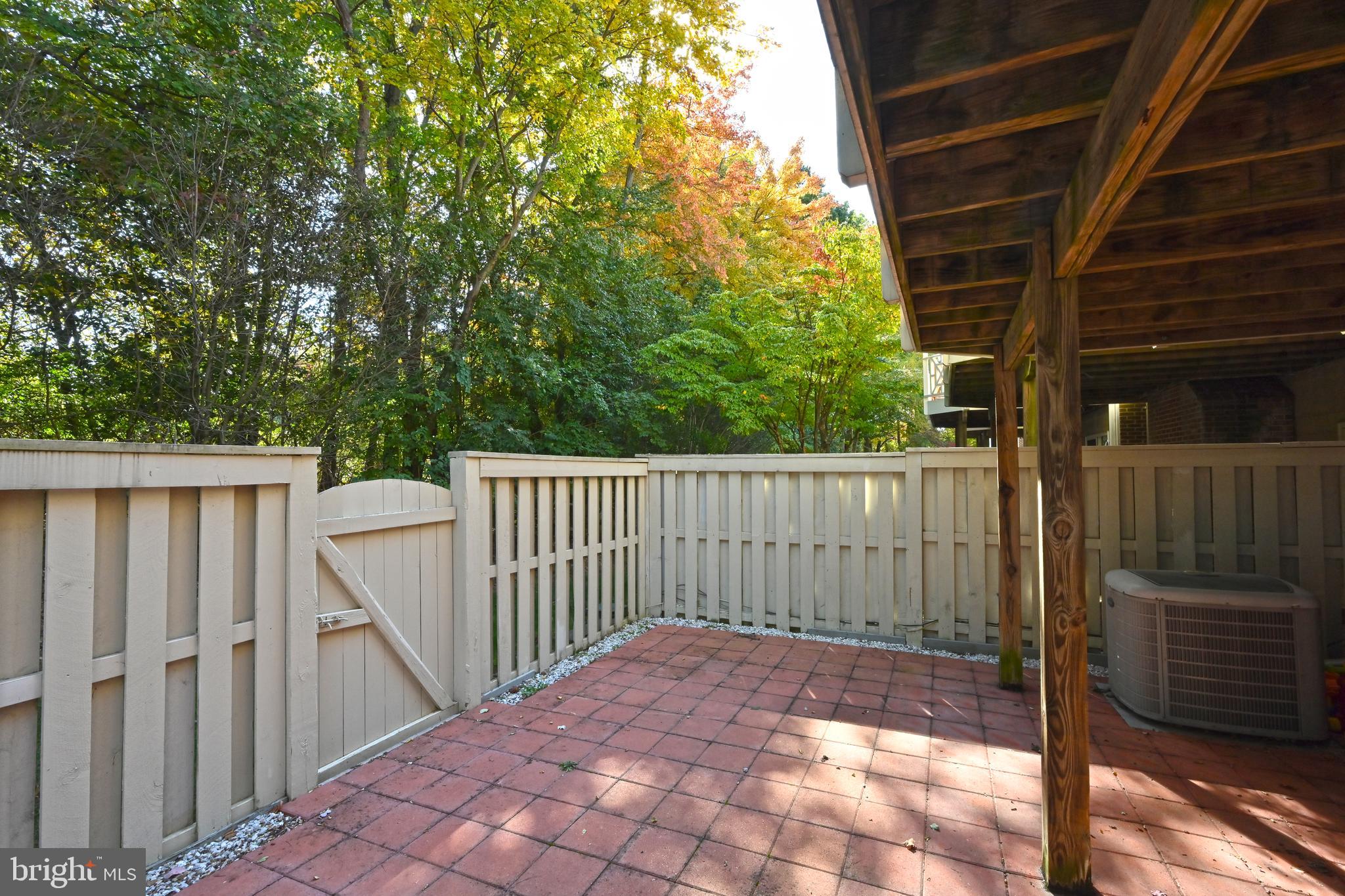 COURTHOUSE WOODS - Residential