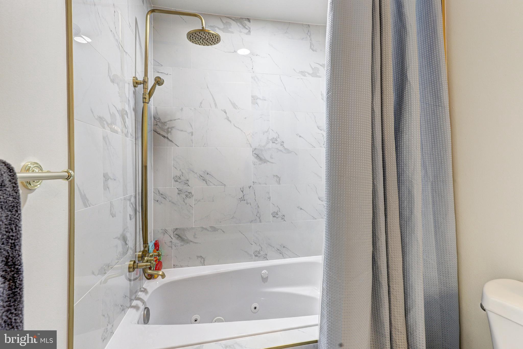 GREENE TREE - Residential