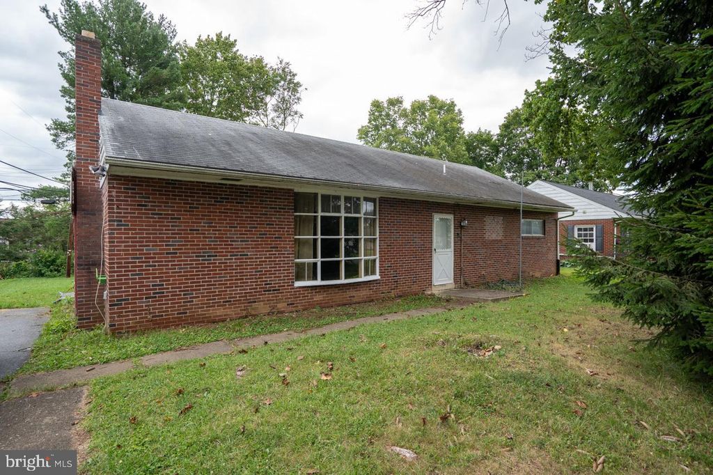 Photo of 49 PILGRIM DR, LANCASTER, PA 17603 (MLS # PALA2038840)