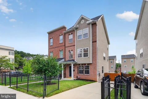 MLS: DCDC2281390