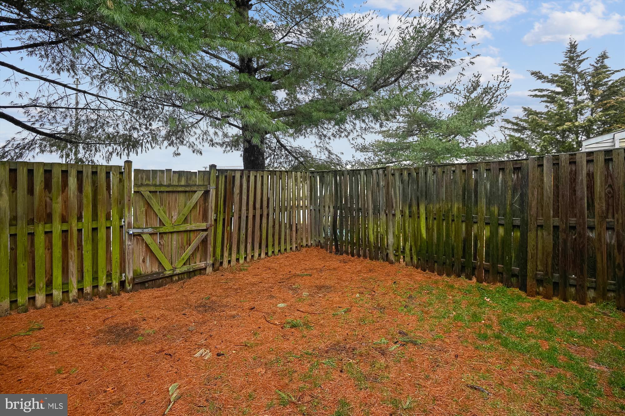 CLINTON PLAZA TOWNHOUSES - Residential