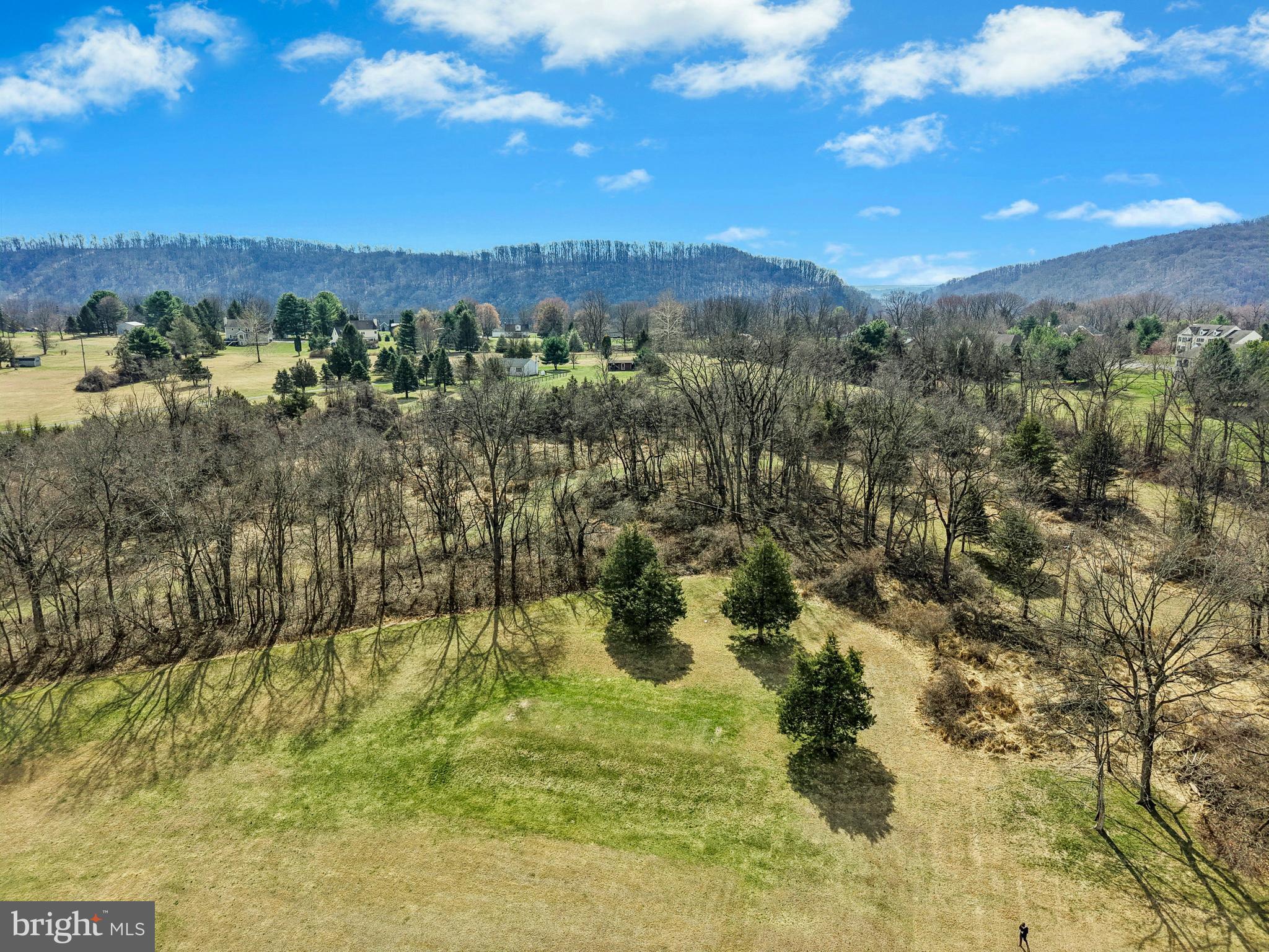 WOODSIDE ESTATES - Residential