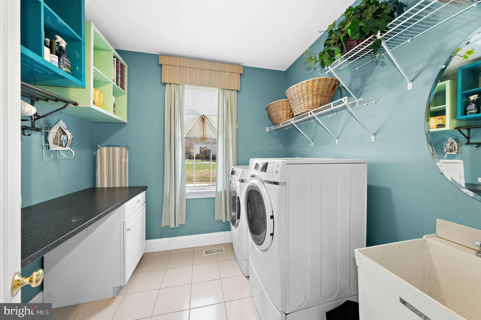 WOODSIDE ESTATES - Residential