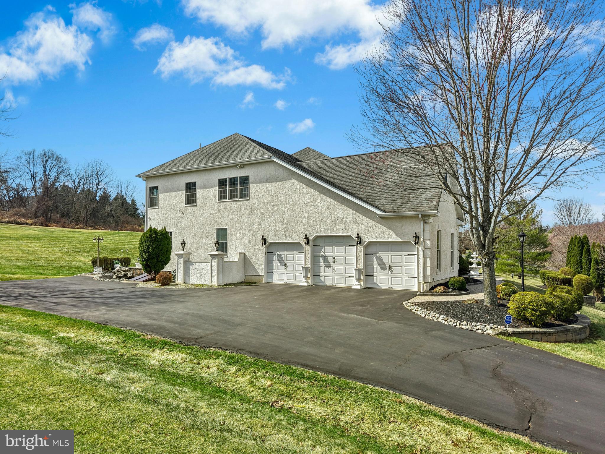 WOODSIDE ESTATES - Residential