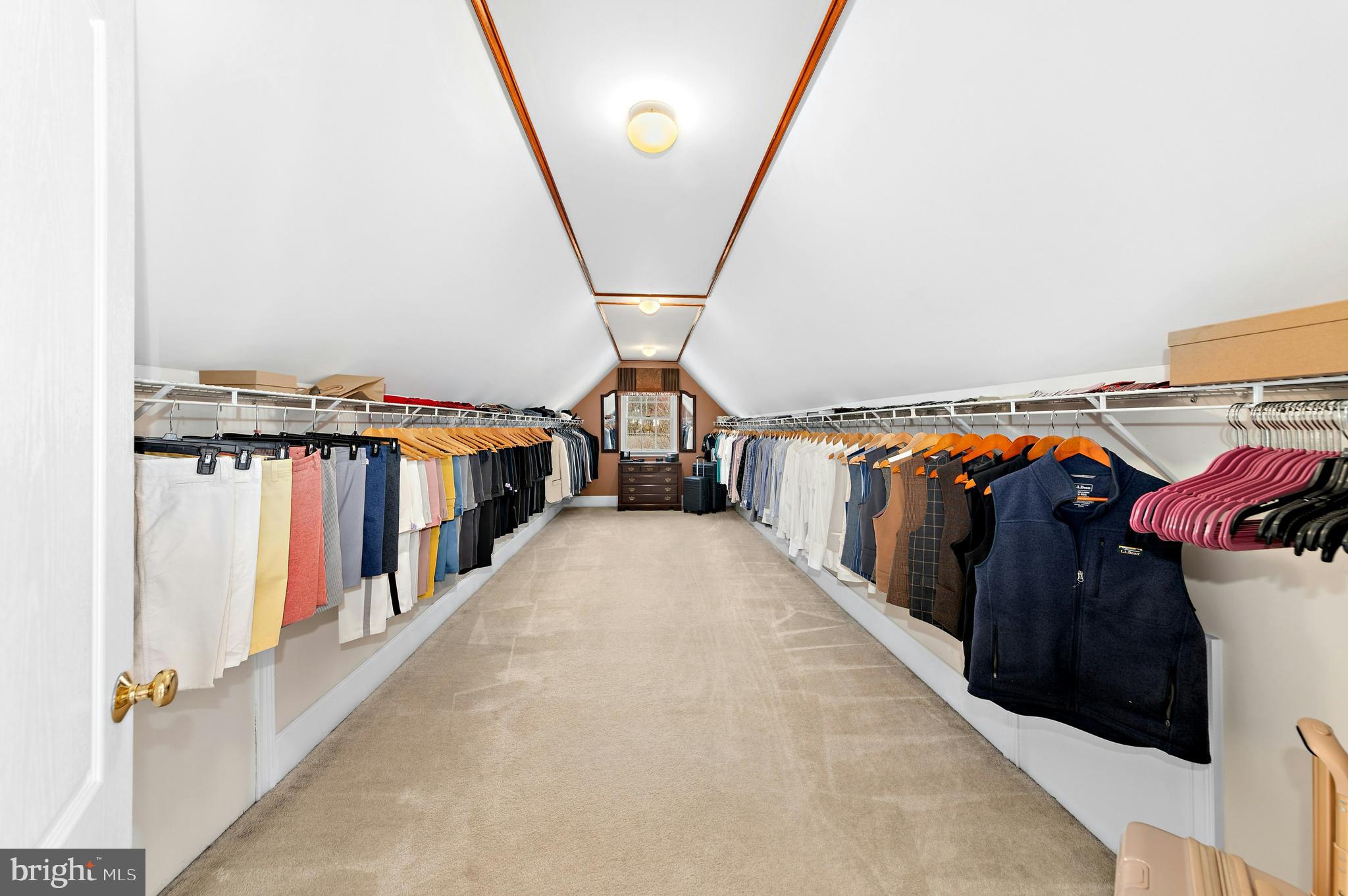 WOODSIDE ESTATES - Residential