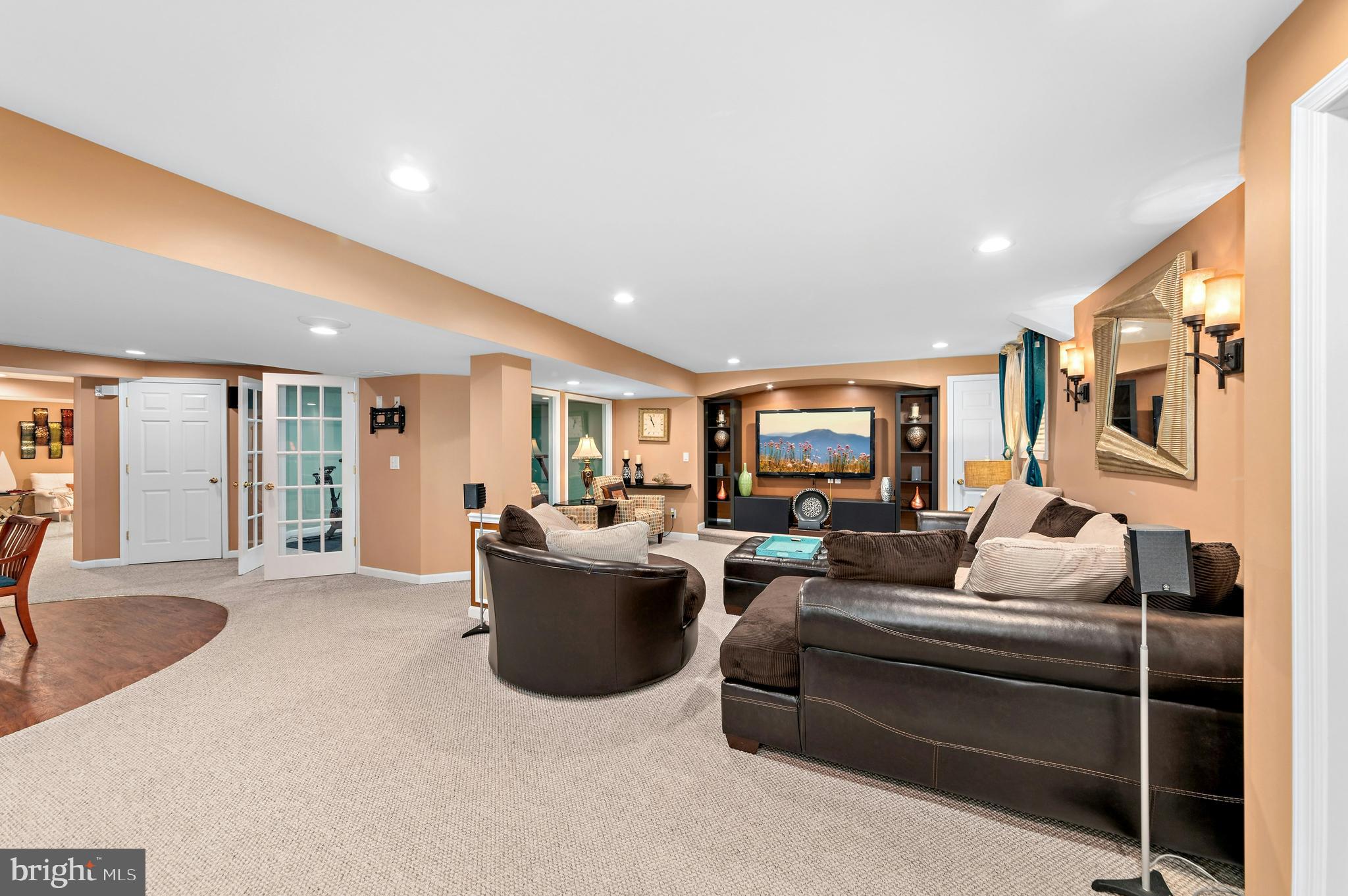 WOODSIDE ESTATES - Residential