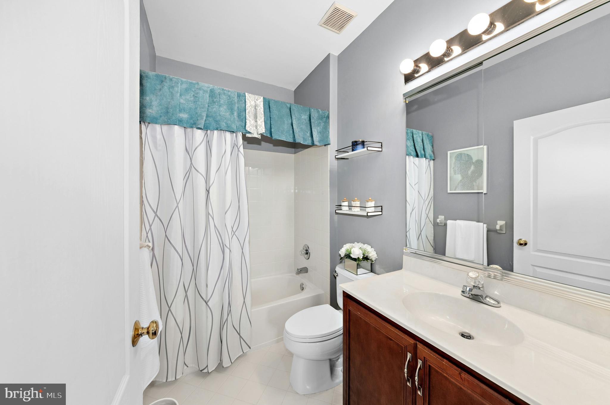 WOODSIDE ESTATES - Residential